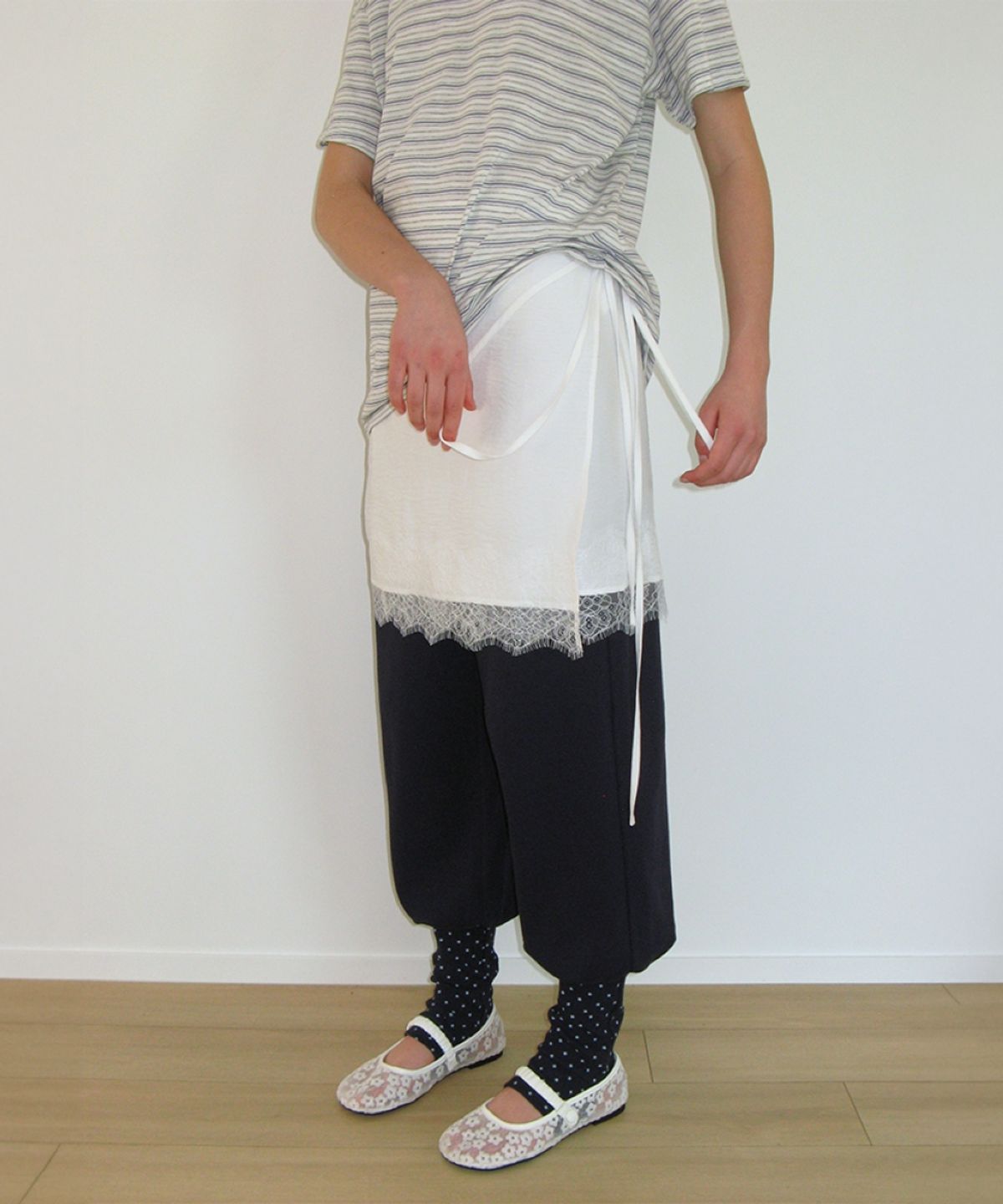 론론(RONRON) LACE TRIM WRAP SKIRT WHITE