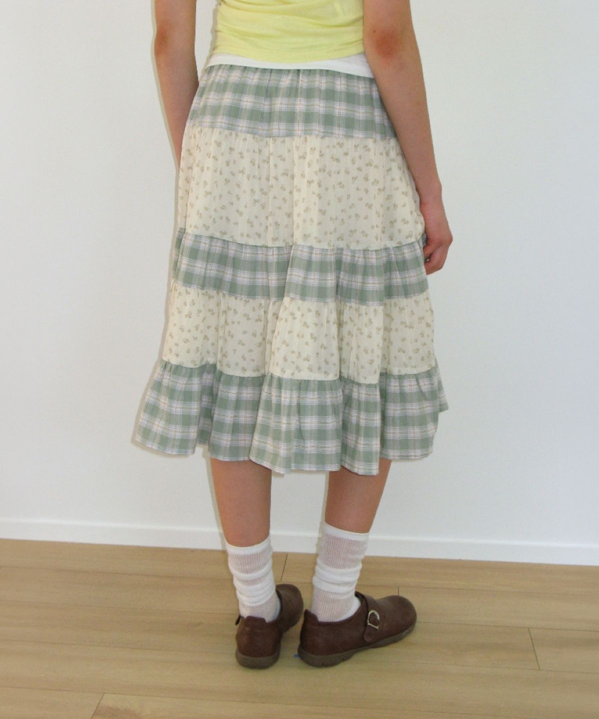 론론(RONRON) FLORAL CHECK PATCHWORK MID SKIRT GREEN