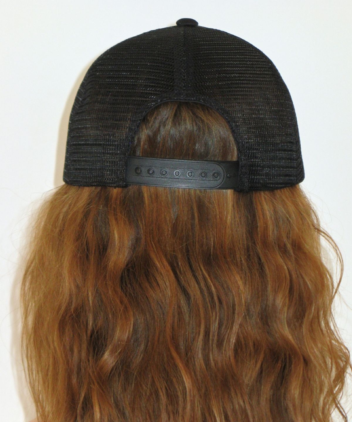 론론(RONRON) PONY CAT PHOTO MESH CAP BLACK