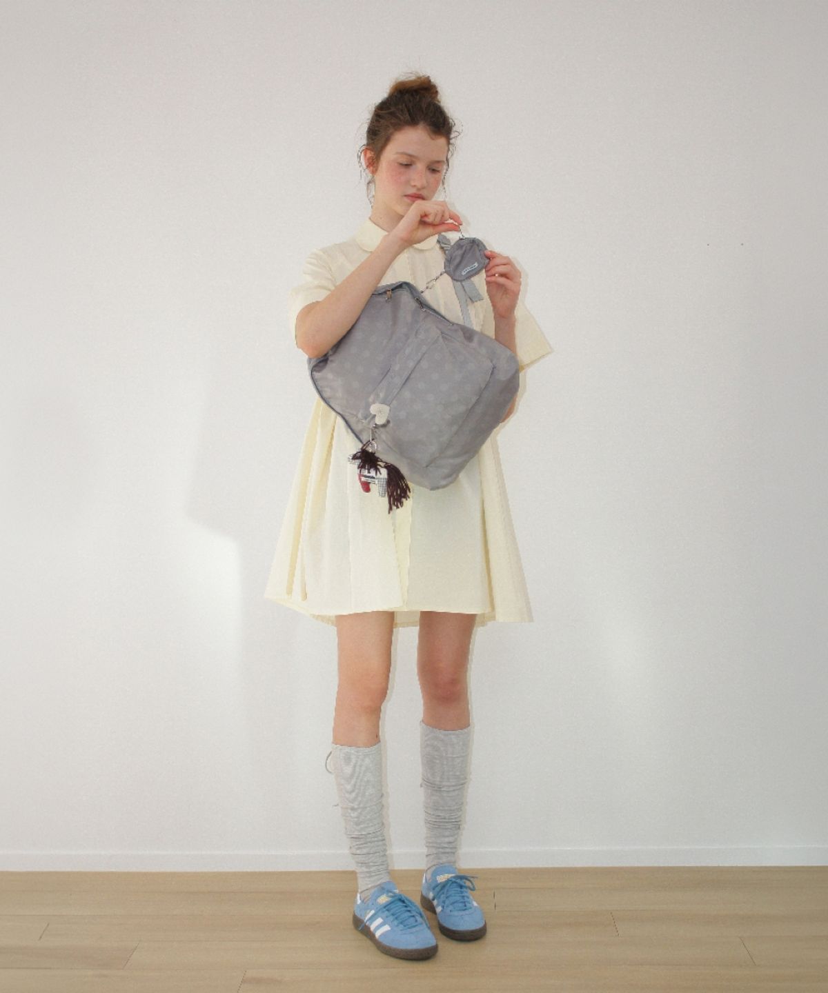 론론(RONRON) DOT SLING BACKPACK SILVER