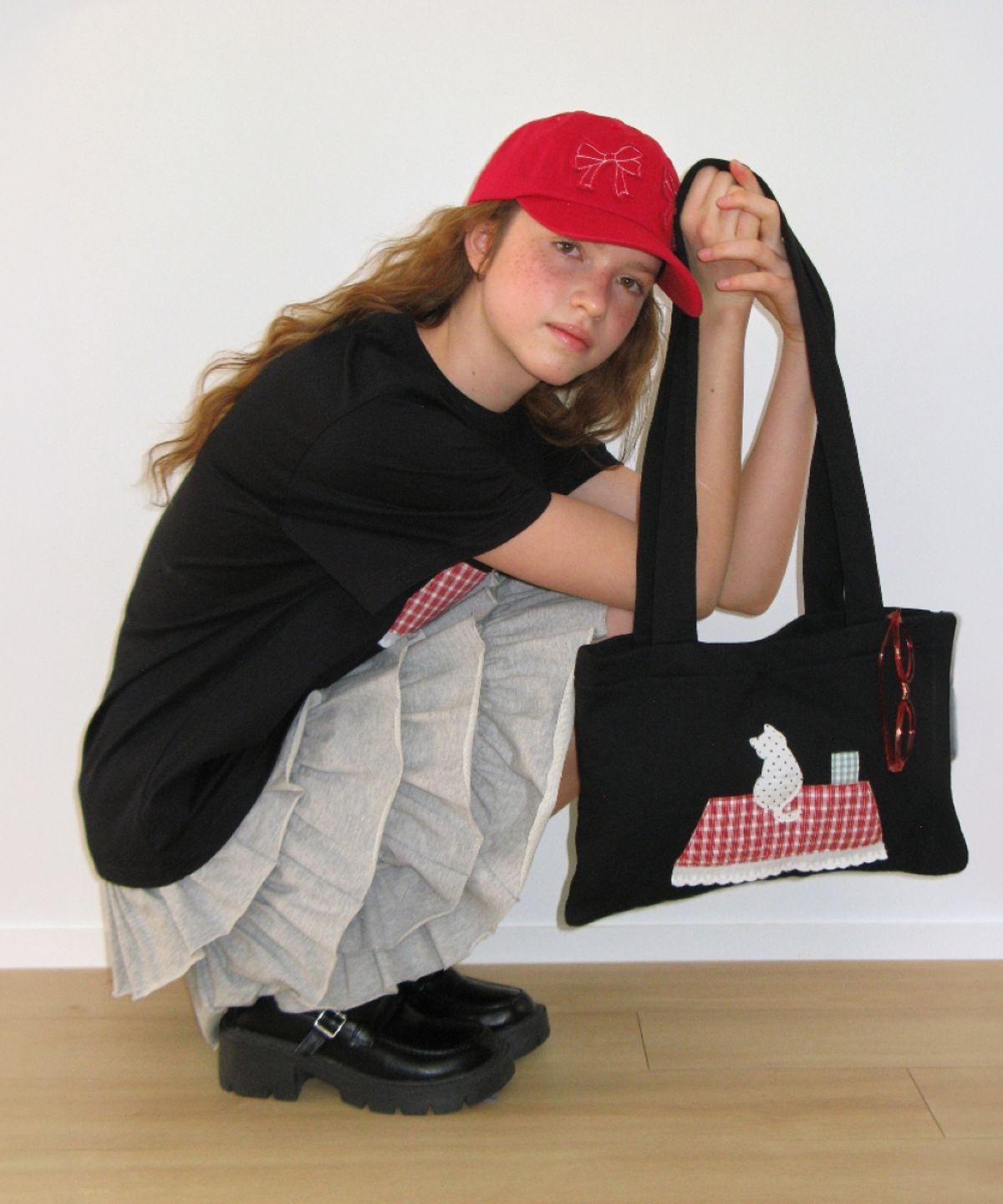 론론(RONRON) ROOFTOP CAT APPLIQUE SWEAT SHOULDER BAG BLACK