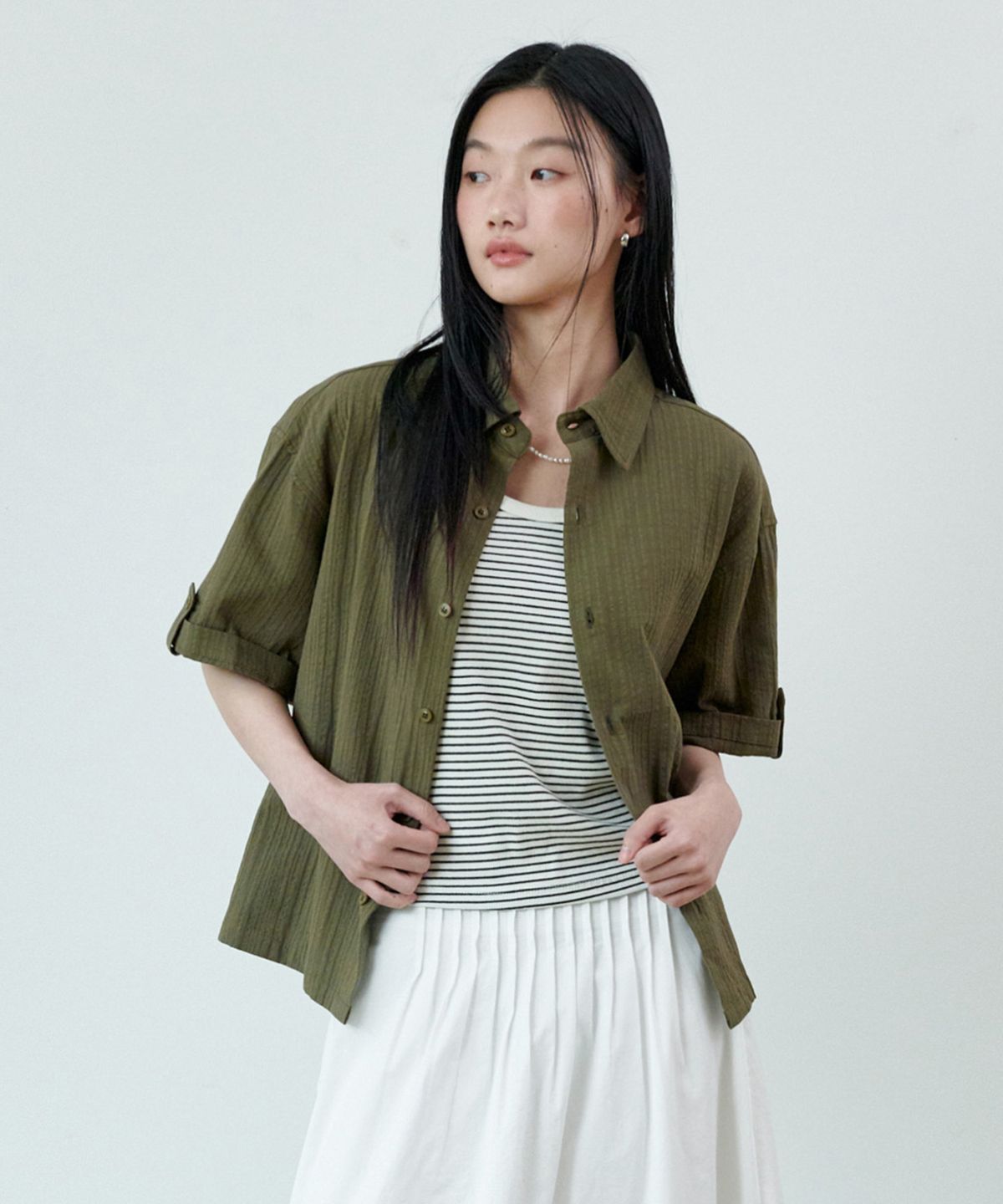 굿라이프웍스(GLW) [unisex] 롤업 시어서커 크롭 셔츠 카키
