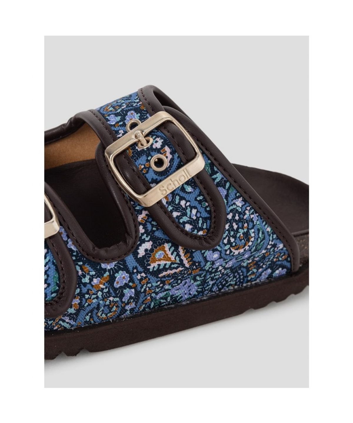 숄(SCHOLL) (WOMEN) 투스트랩 패턴 코르크 샌들  브라운 (HH64K2C17D)