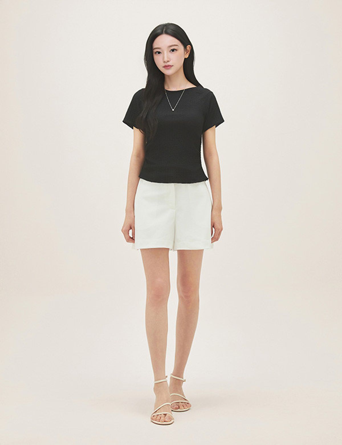 로엠(ROEM) 조직감 반팔 티셔츠 RMHWG25RT5