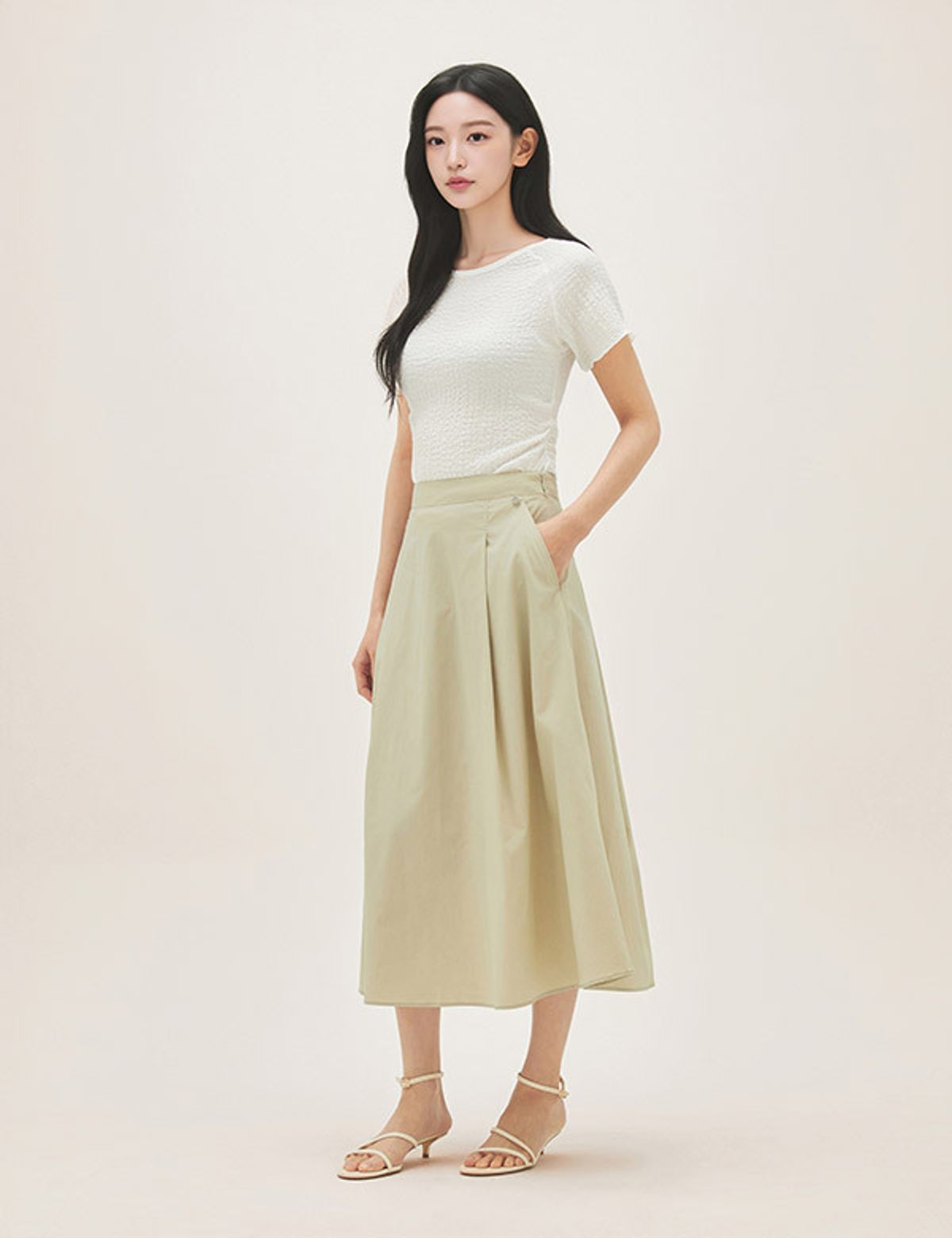 로엠(ROEM) 조직감 반팔 티셔츠 RMHWG25RT5
