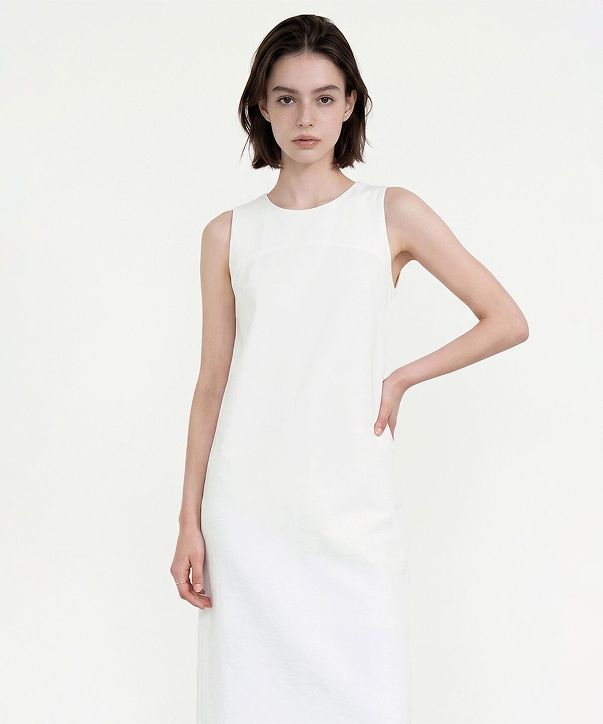 룩캐스트(LOOKAST) 아이린 코튼 슬리브리스 드레스_화이트 / IRENE COTTON SLEEVELESS DRESS_WHITE