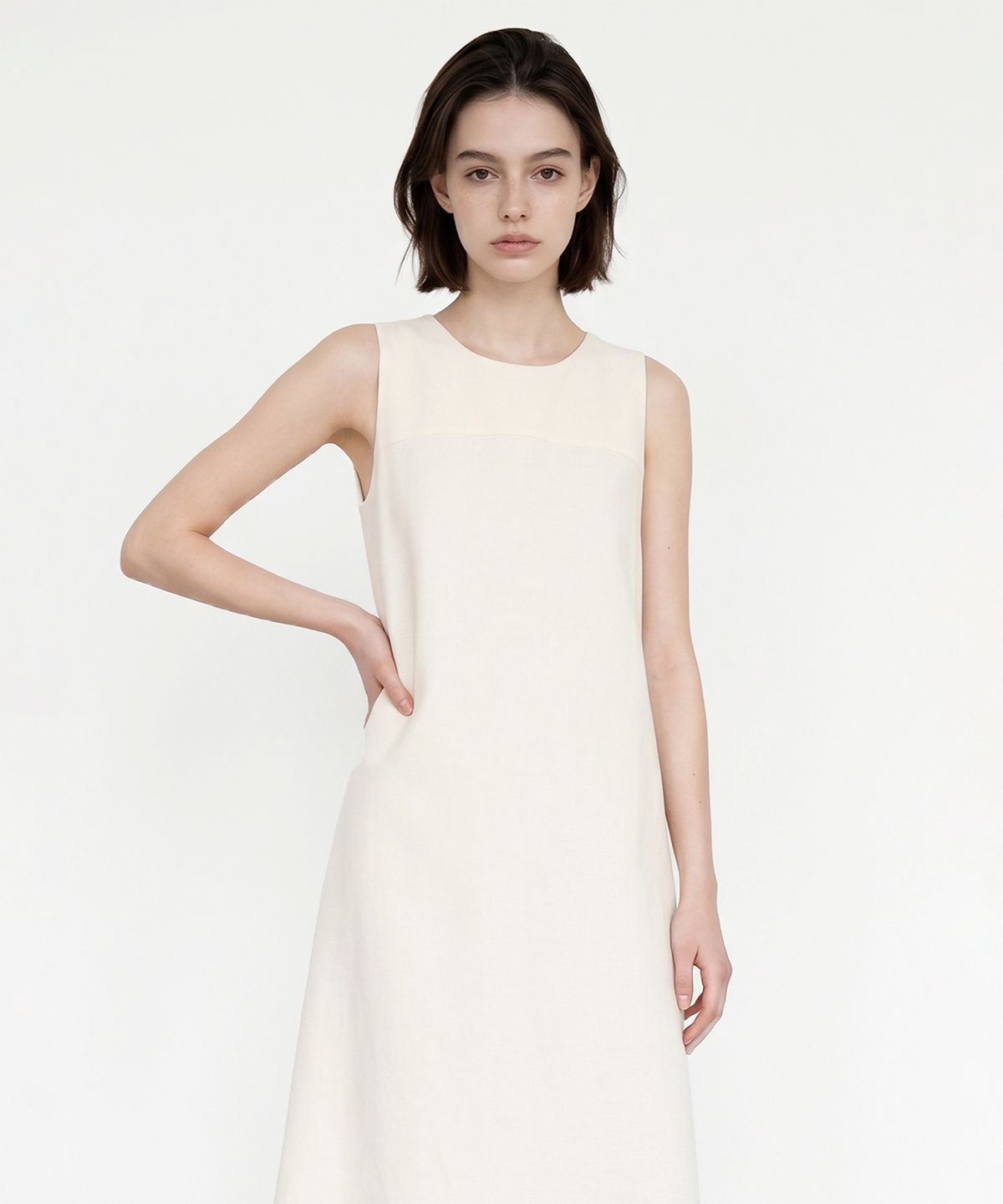 룩캐스트(LOOKAST) 아이린 코튼 슬리브리스 드레스_크림 / IRENE COTTON SLEEVELESS DRESS_CREAM