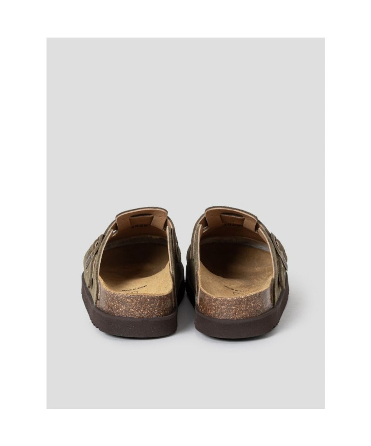 숄(SCHOLL) (WOMEN) 스터드 스웨이드 코르크 크로그  카키 (HH64K2C70H)