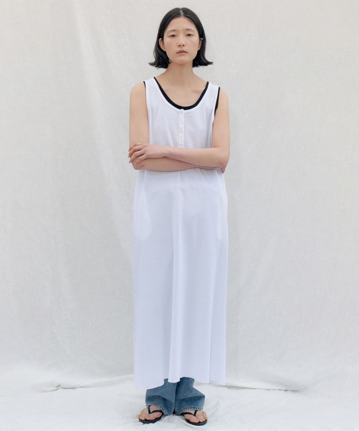 스텝어라운드(STEP AROUND) Waffle Jersey Henley Sleeveless Dress_WHITE