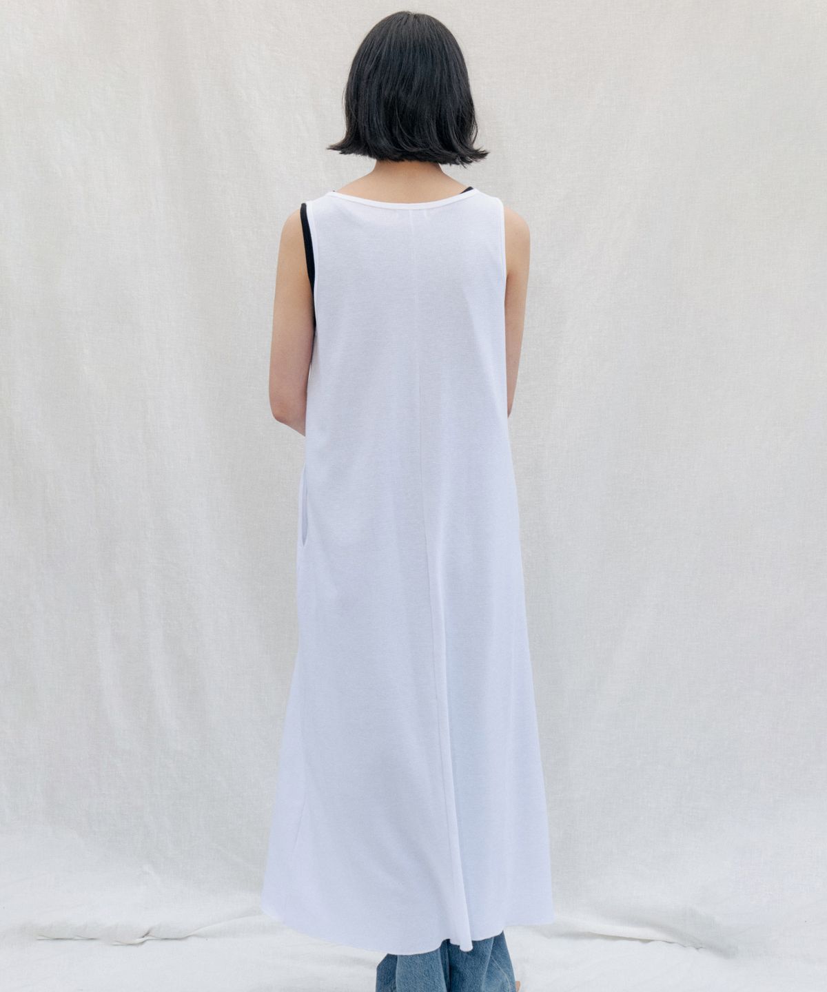 스텝어라운드(STEP AROUND) Waffle Jersey Henley Sleeveless Dress_WHITE