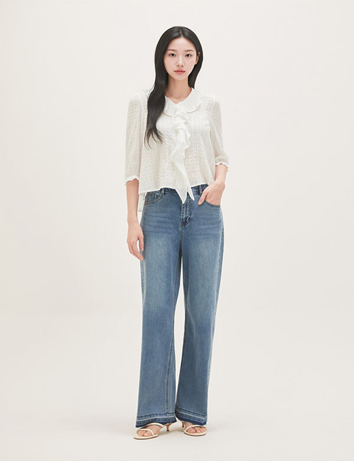로엠(ROEM) 7부소매 러플 블라우스 RMBLG25RT2