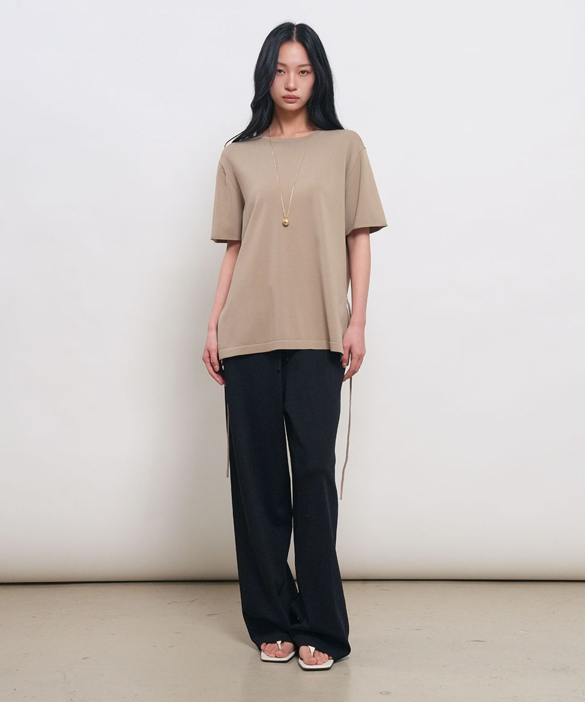 제너럴아이디어(GENERALIDEA) 온도컷 쿨 루즈핏 니트 티셔츠 [TAUPE] / GF2LKP538