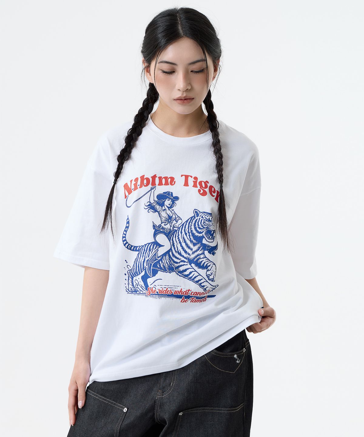 낫띵이즈베럴댄미(NOTHINGISBETTERTHANME) COWGIRL TIGER GRAPHIC TEE_white