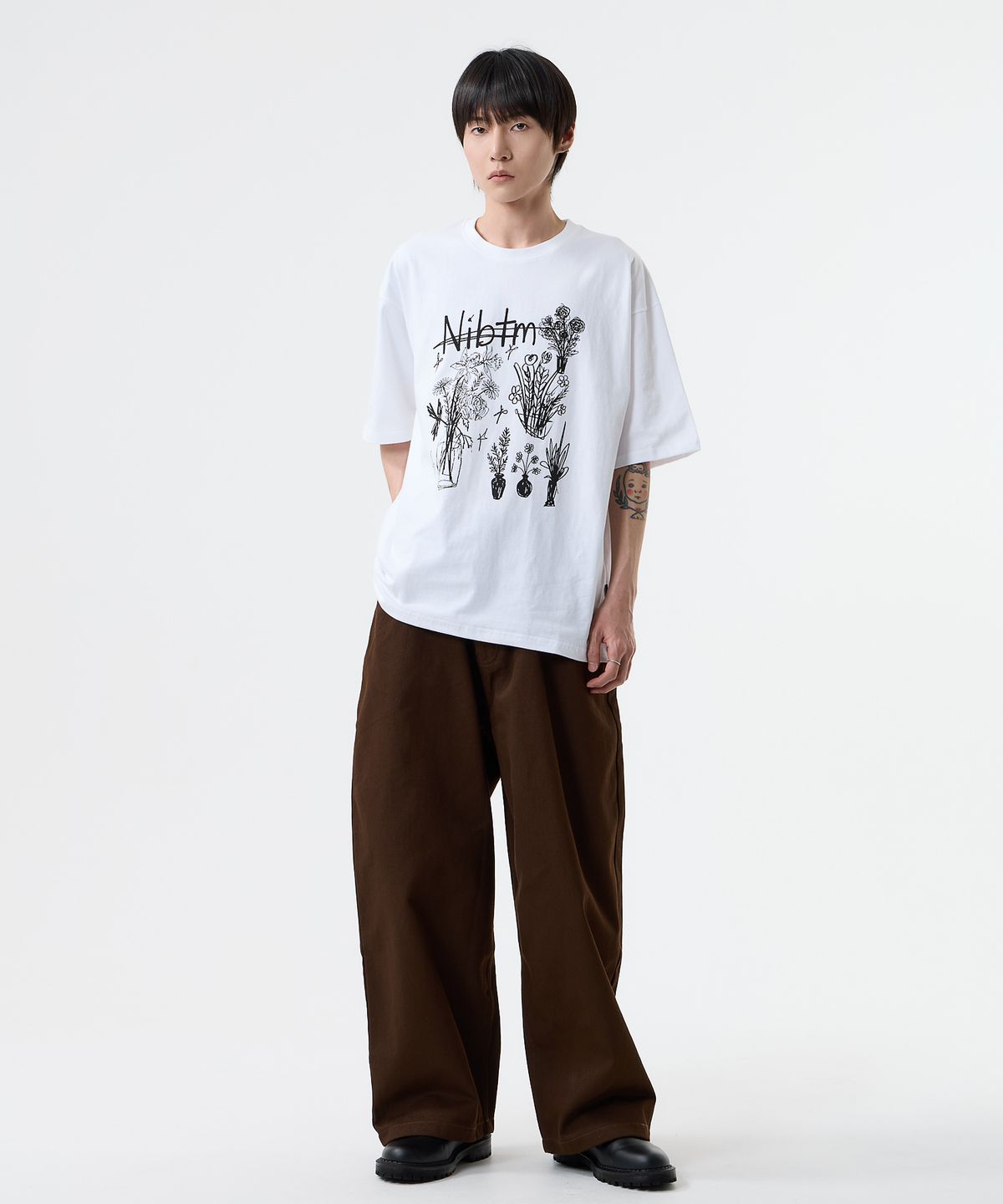 낫띵이즈베럴댄미(NOTHINGISBETTERTHANME) FLOWER SKETCH TEE_white