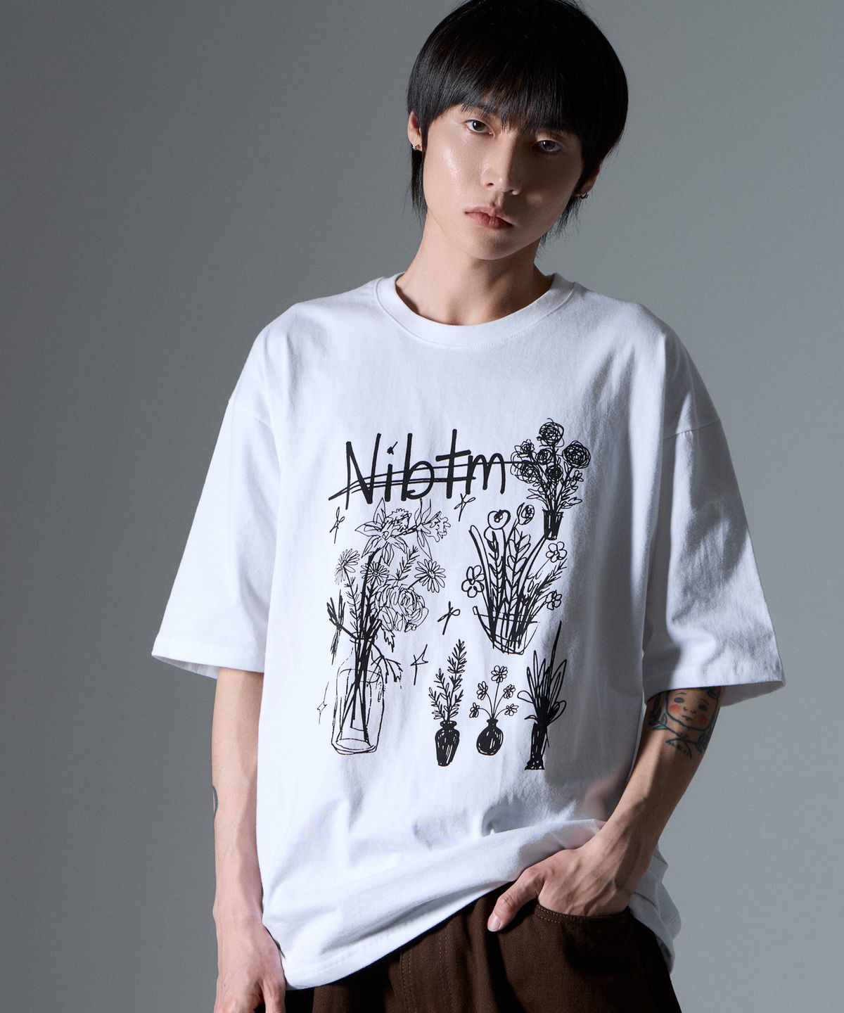낫띵이즈베럴댄미(NOTHINGISBETTERTHANME) FLOWER SKETCH TEE_white