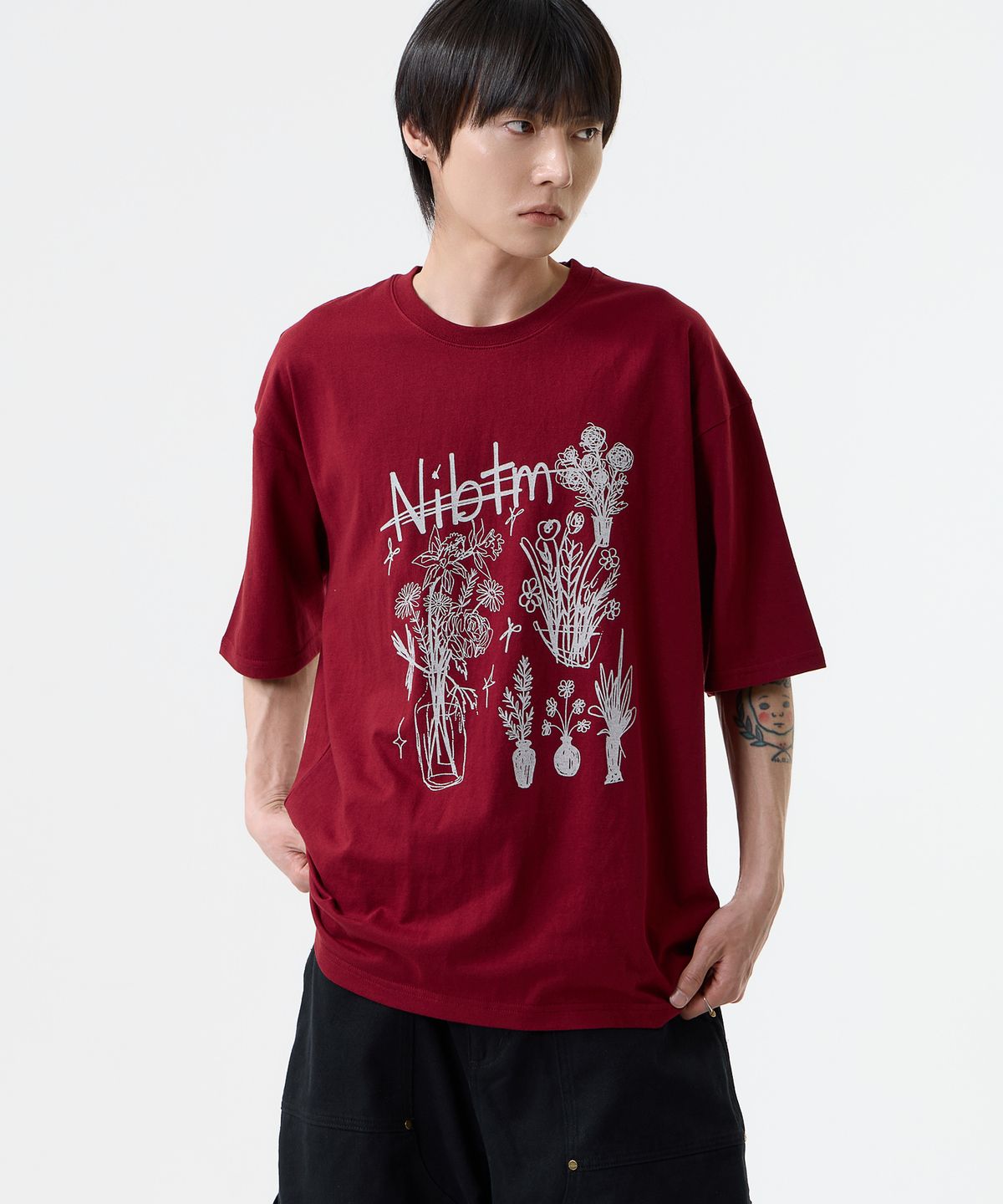 낫띵이즈베럴댄미(NOTHINGISBETTERTHANME) FLOWER SKETCH TEE_burgundy
