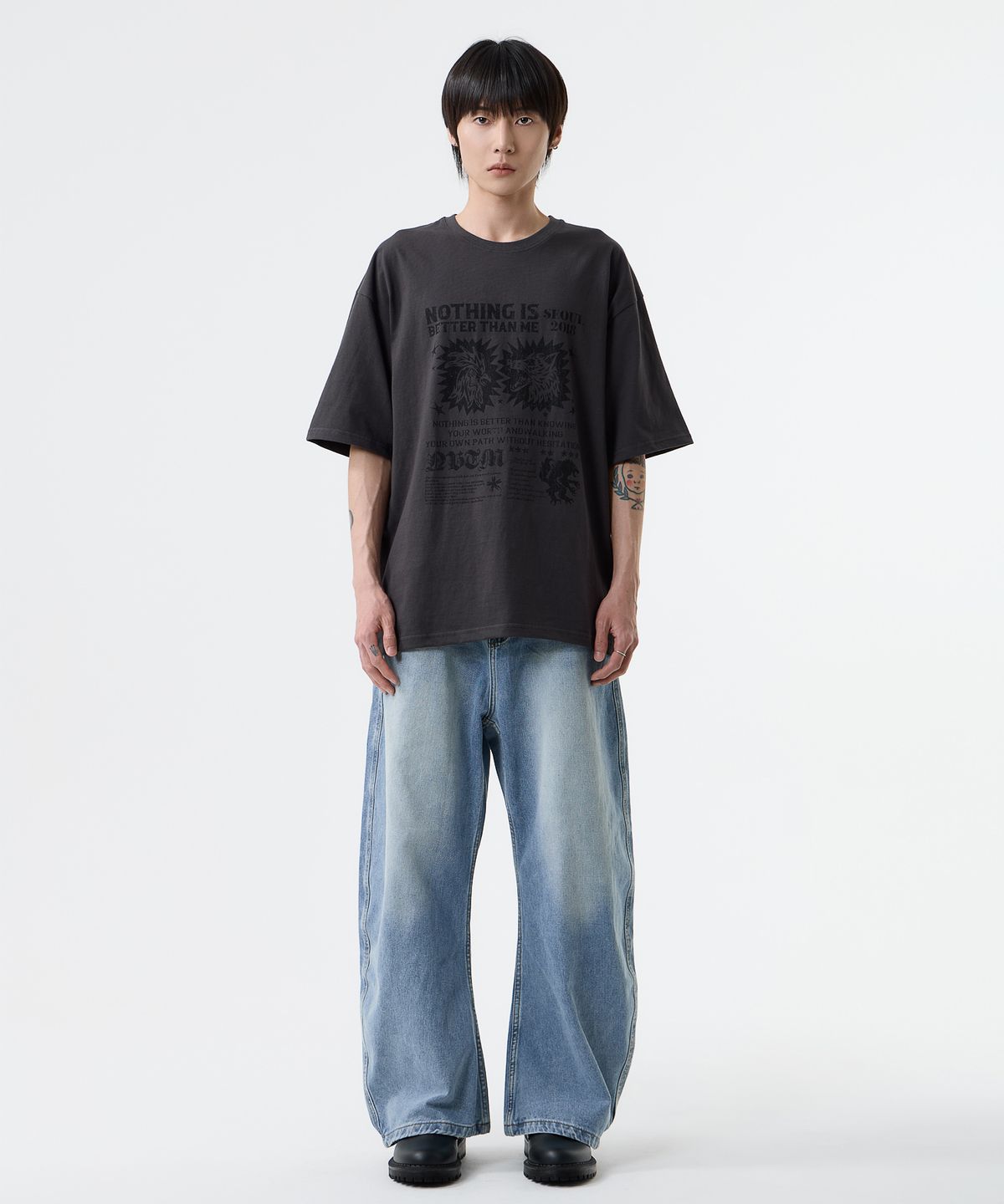 낫띵이즈베럴댄미(NOTHINGISBETTERTHANME) RETRO GRAPHIC TEE_charcoal