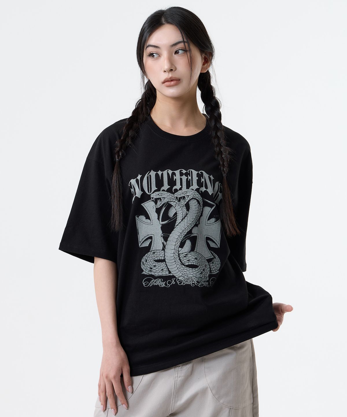 낫띵이즈베럴댄미(NOTHINGISBETTERTHANME) SNAKE GRAPHIC TEE_black