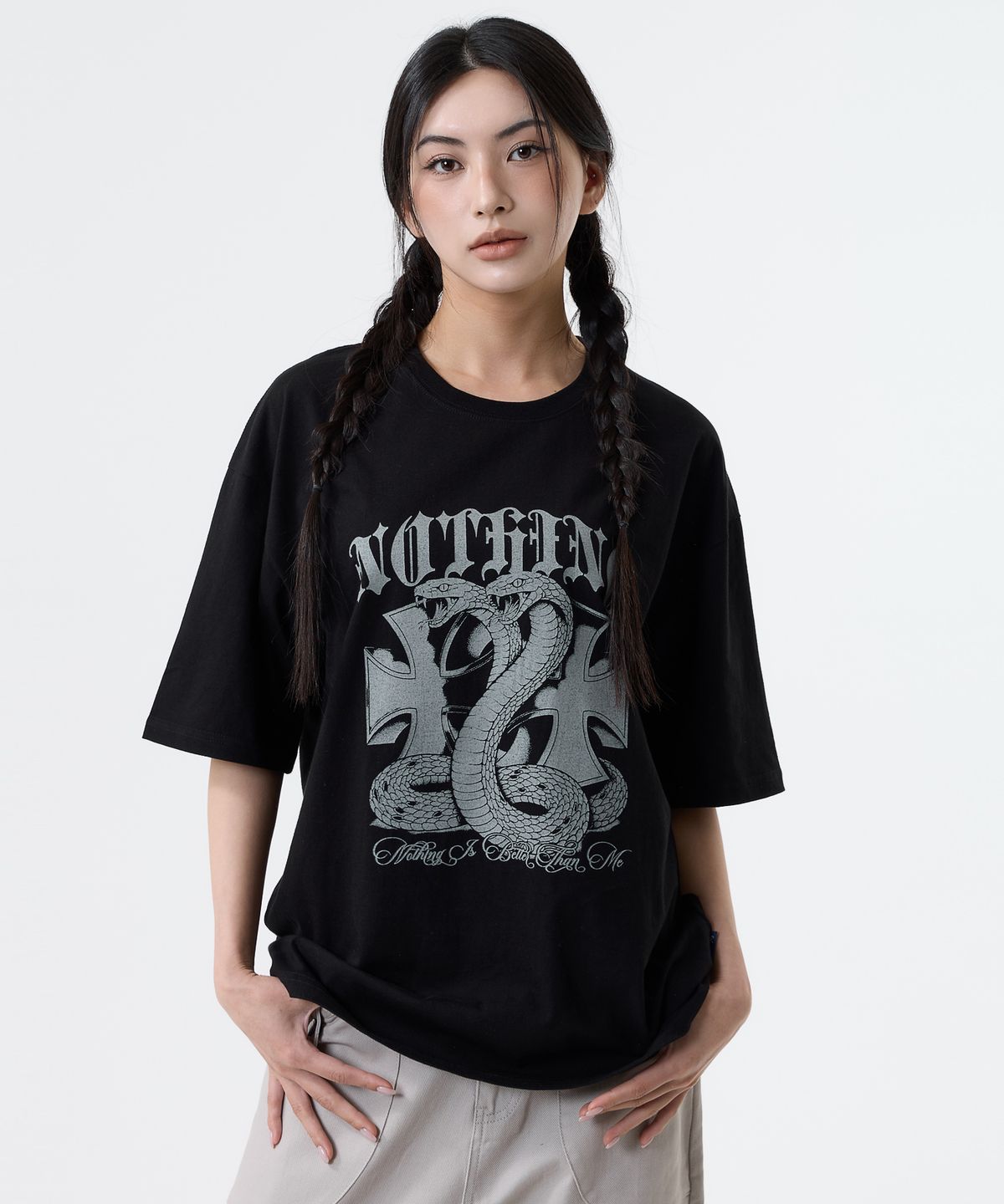 낫띵이즈베럴댄미(NOTHINGISBETTERTHANME) SNAKE GRAPHIC TEE_black