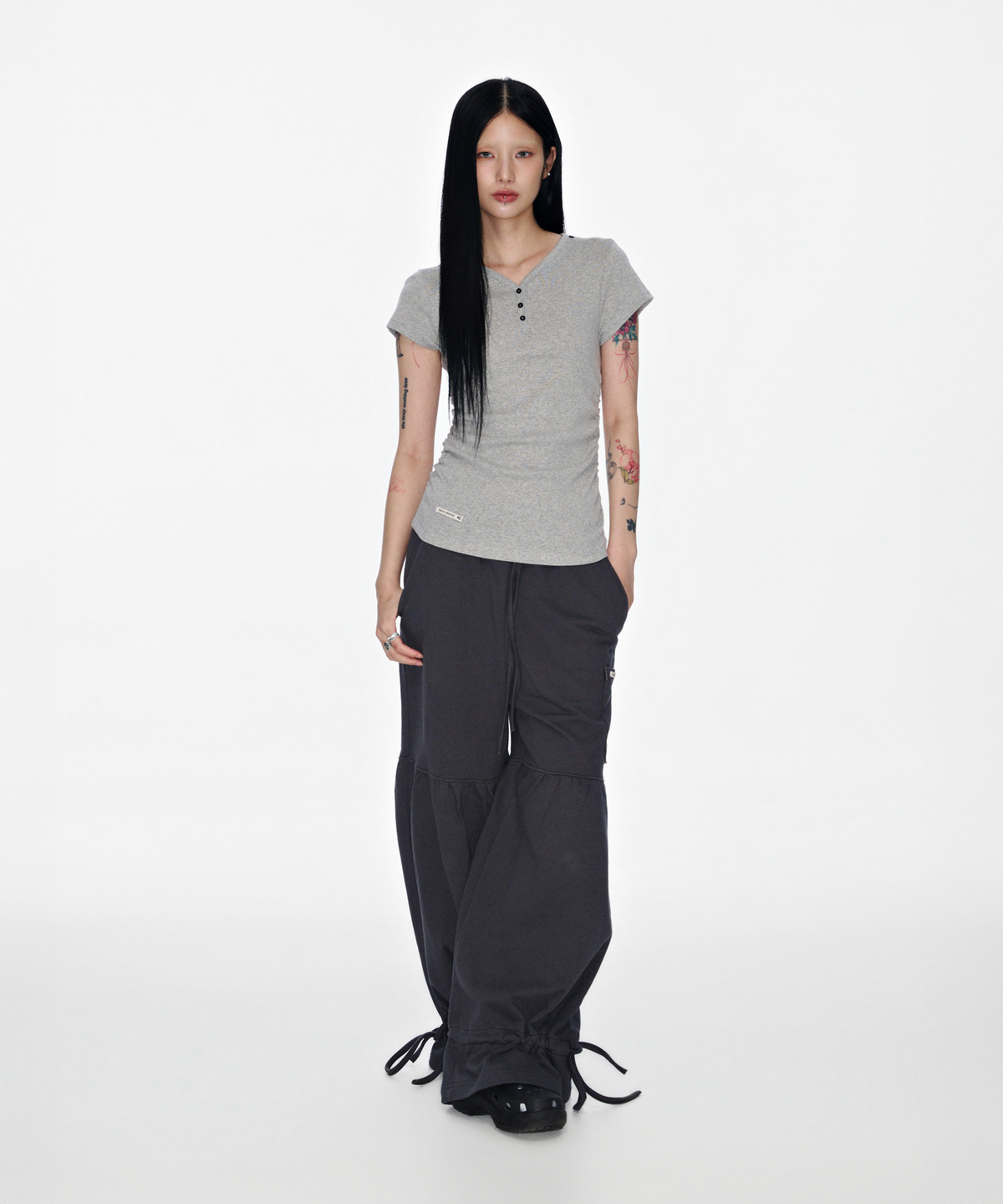 소흘(SOHUL) Shoulder Tab T (그레이)