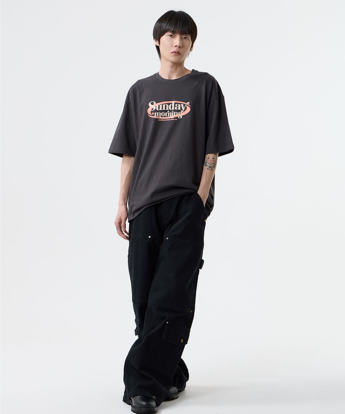낫띵이즈베럴댄미(NOTHINGISBETTERTHANME) SUNDAY MORNING TEE_charcoal