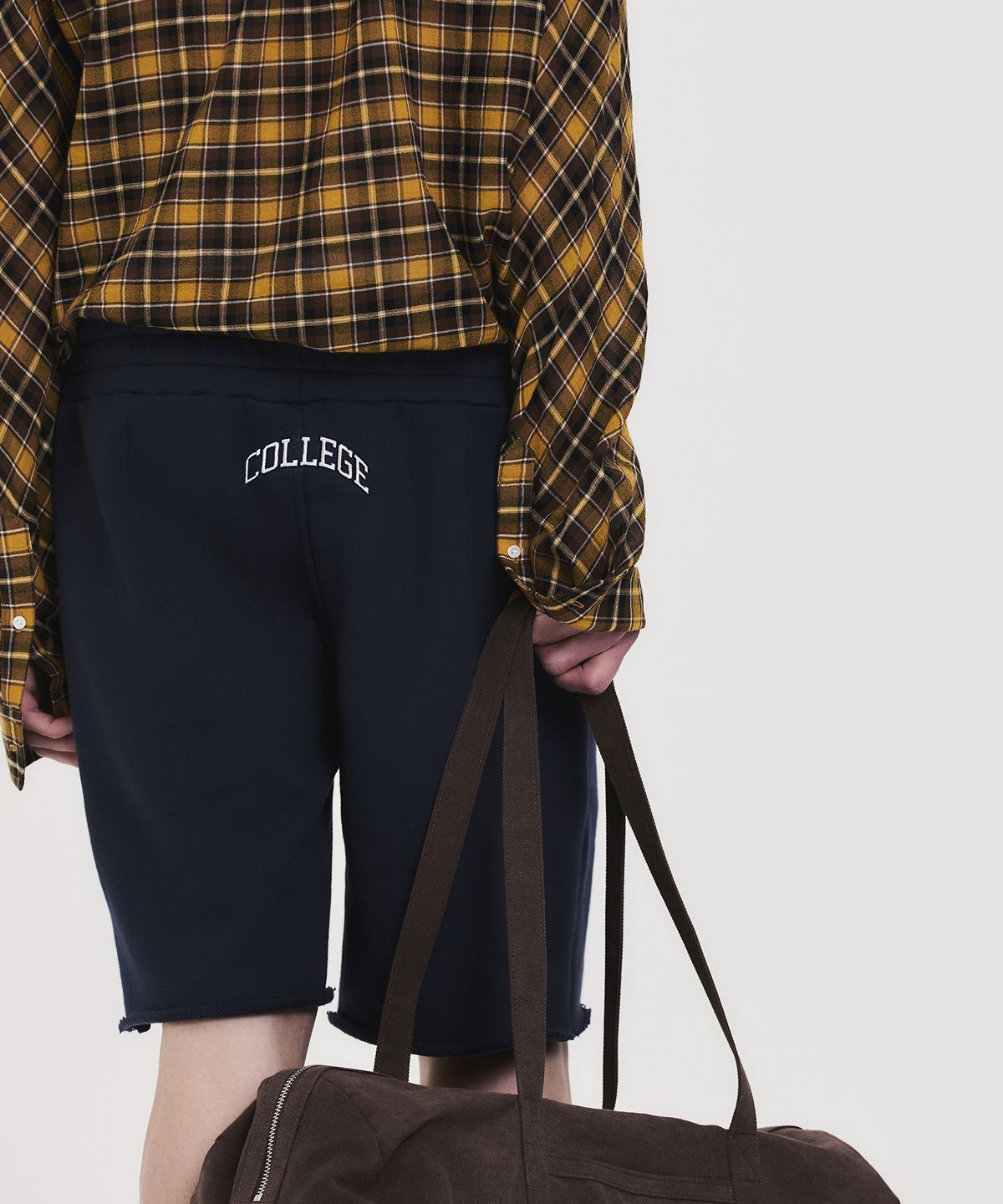 노앙(NOHANT) COLLEGE LOGO SWEAT SHORTS NAVY