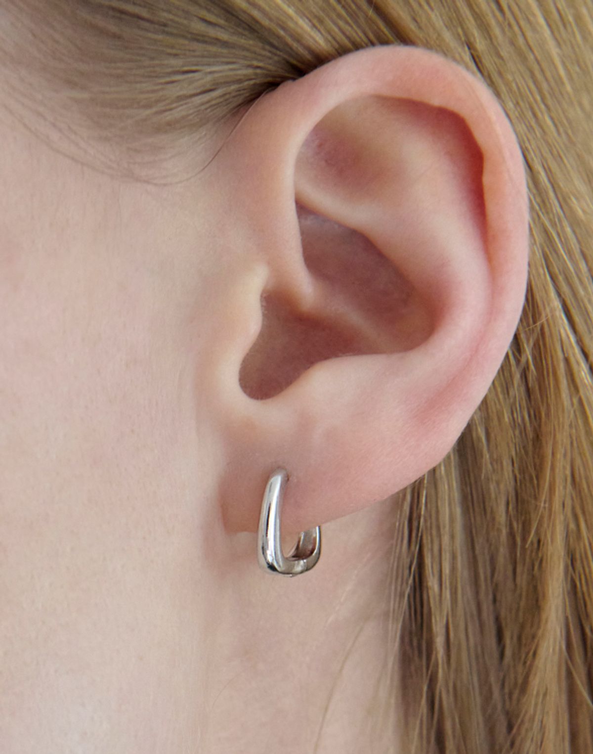 아티카 로우(ATTICA RAW) Cushion Frame Earrings / EBS047