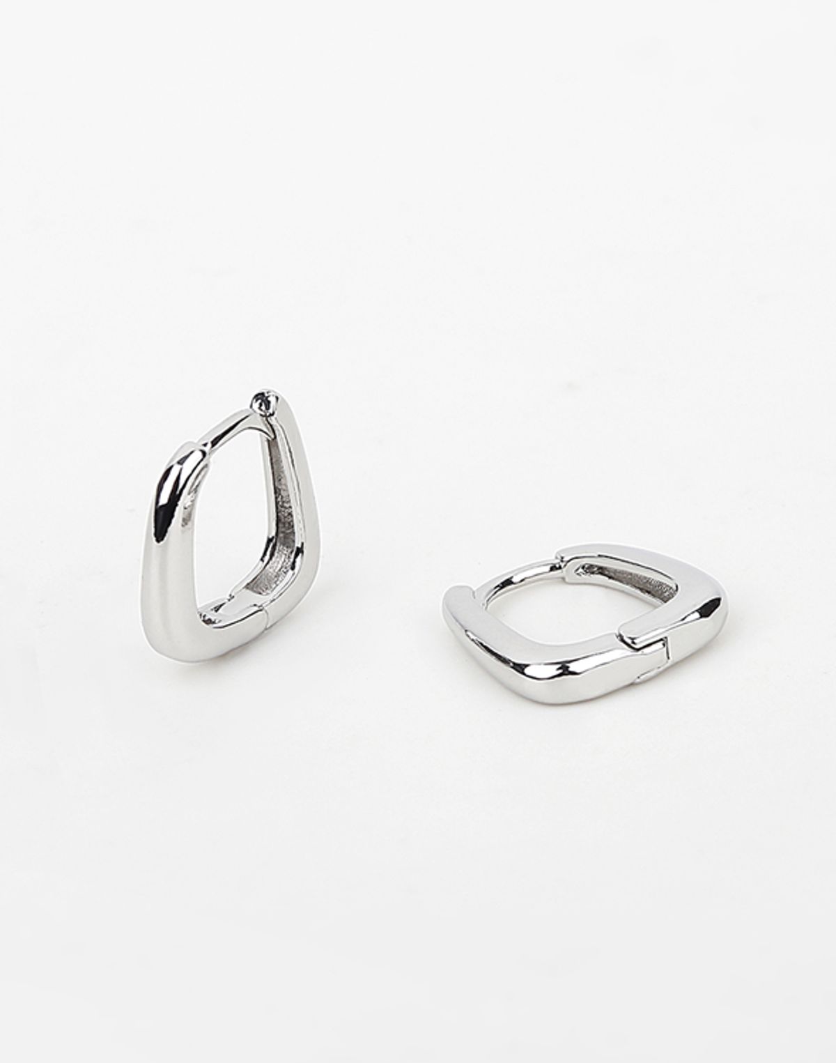 아티카 로우(ATTICA RAW) Cushion Frame Earrings / EBS047