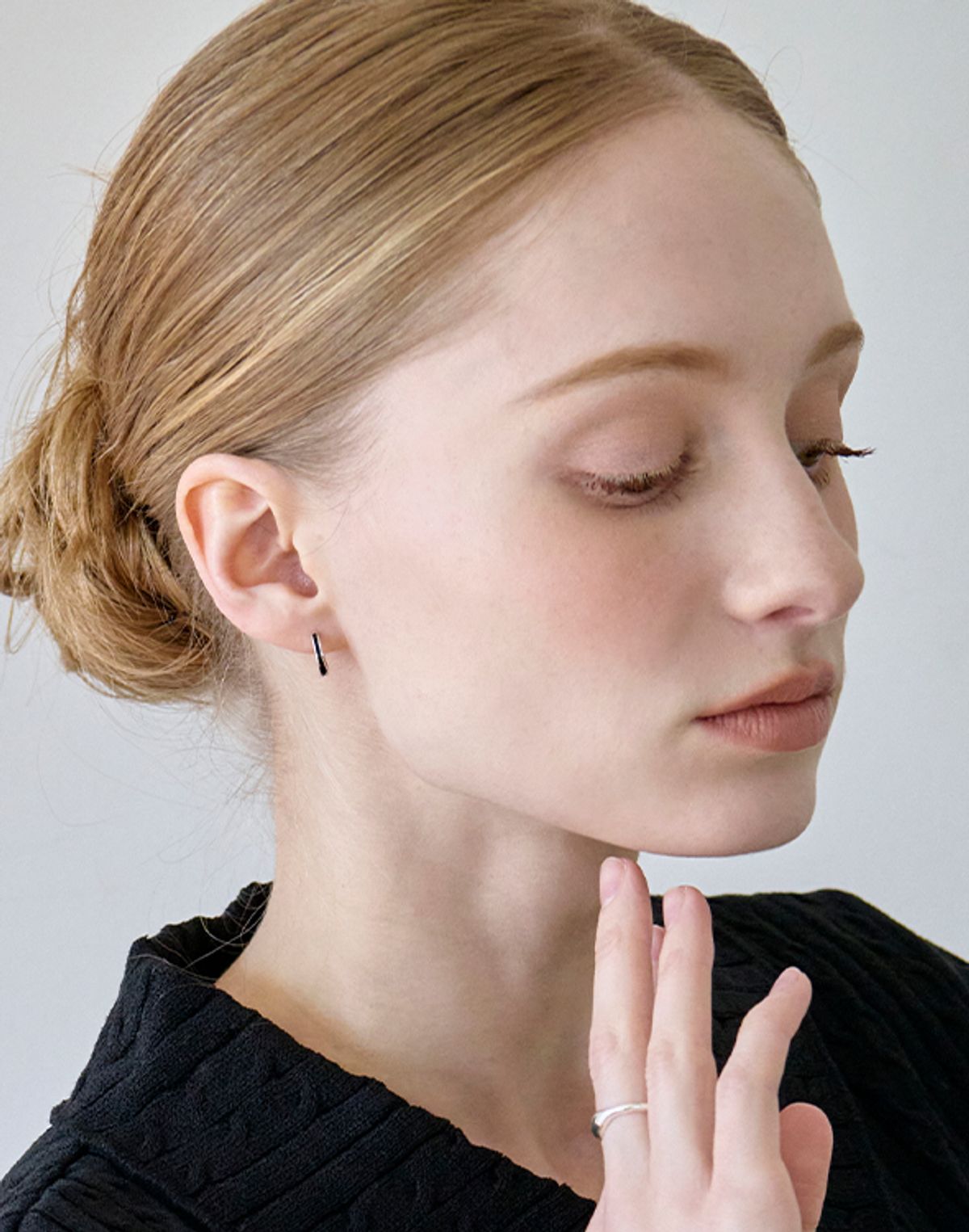 아티카 로우(ATTICA RAW) Black Onyx Hoop Earrings / EBS050
