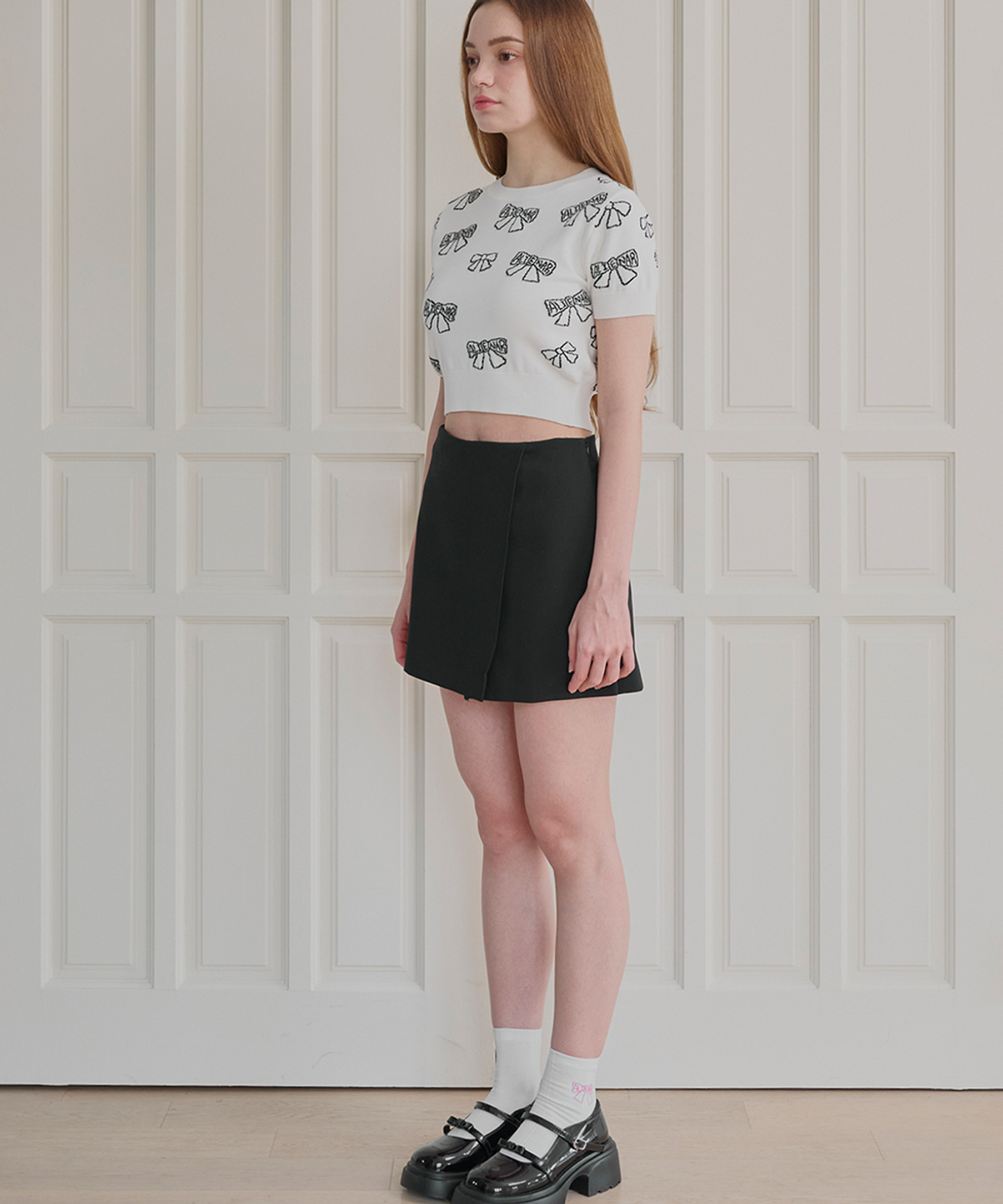 알리에나(ALIENAR) Ribbon logo short sleeved knit (ivory)