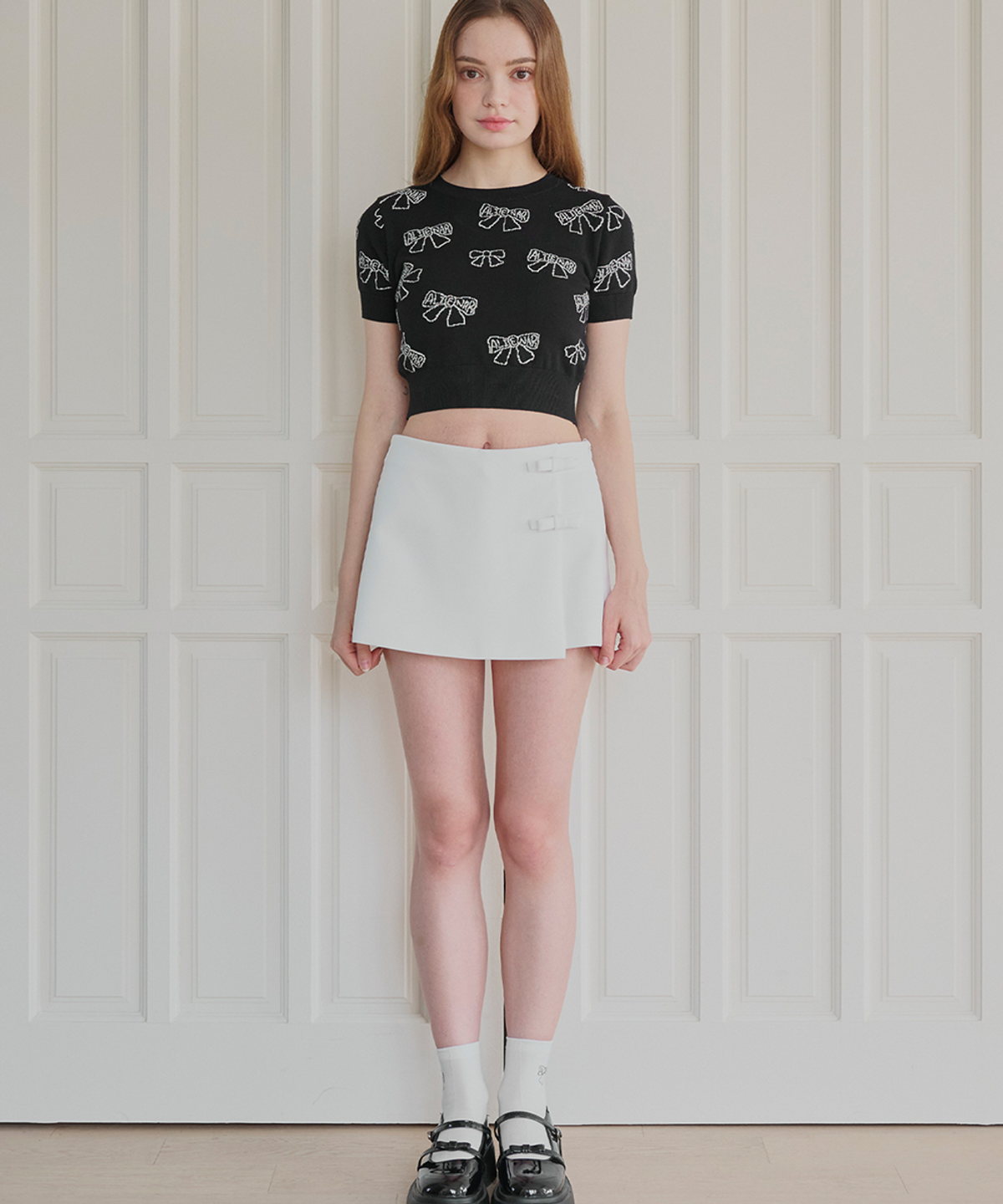 알리에나(ALIENAR) Ribbon logo short sleeved knit (Black)