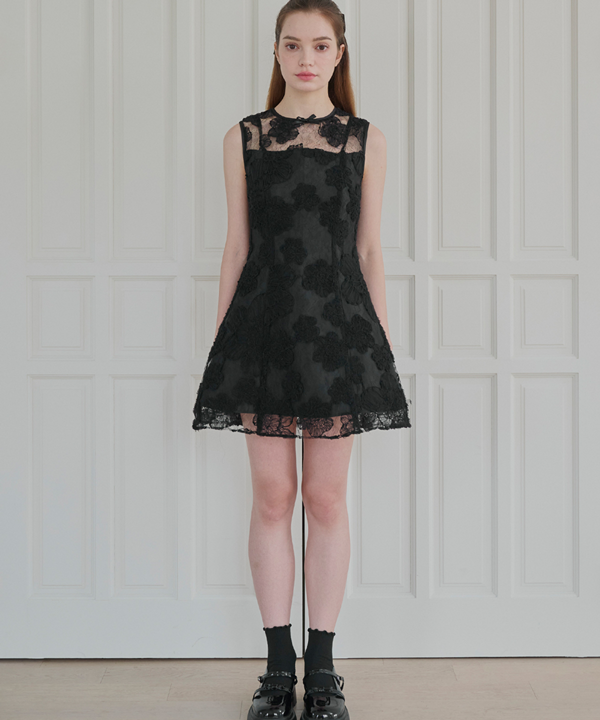 알리에나(ALIENAR) Flower embroidery mini dress