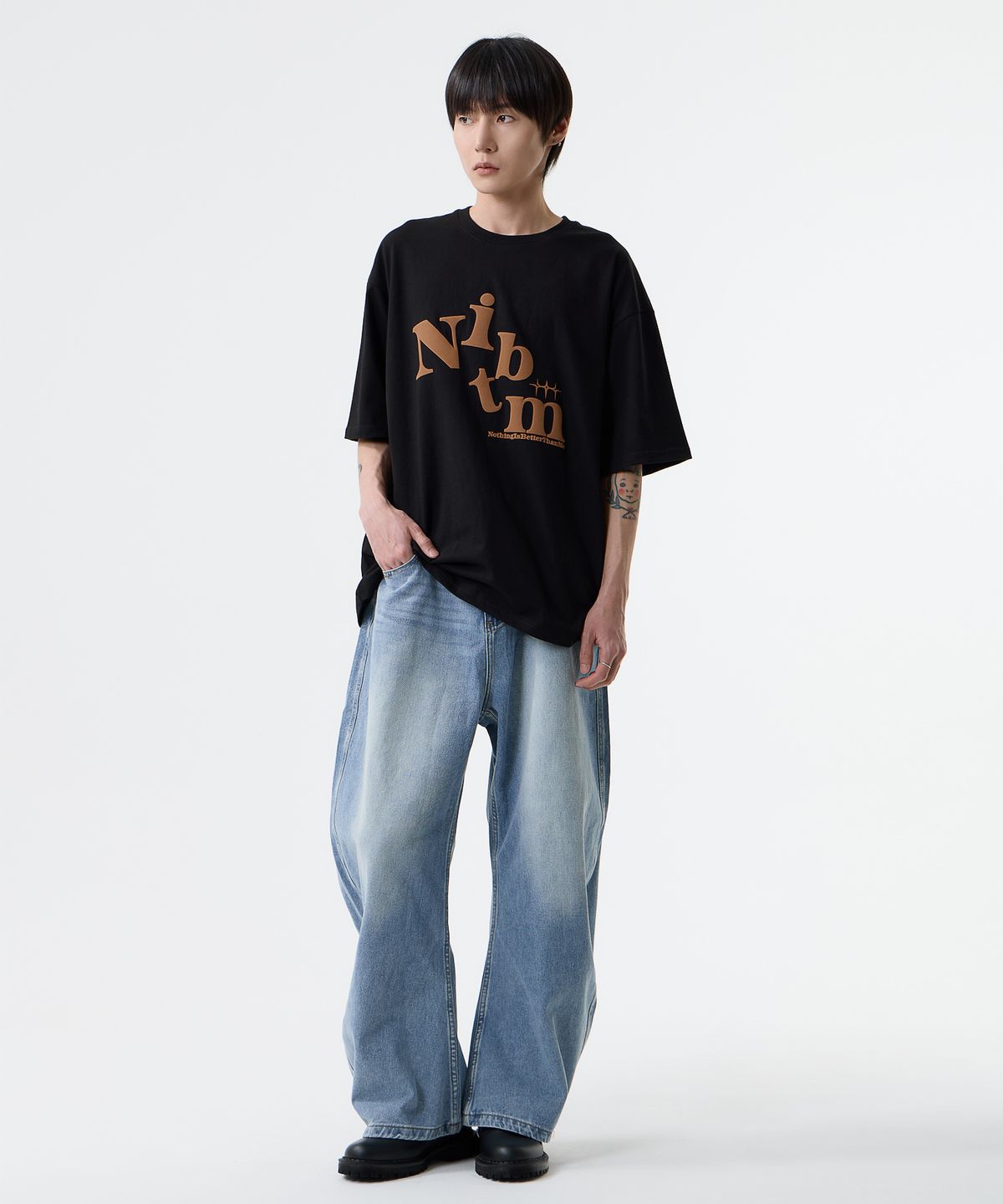 낫띵이즈베럴댄미(NOTHINGISBETTERTHANME) BIG LOGO TEE_black