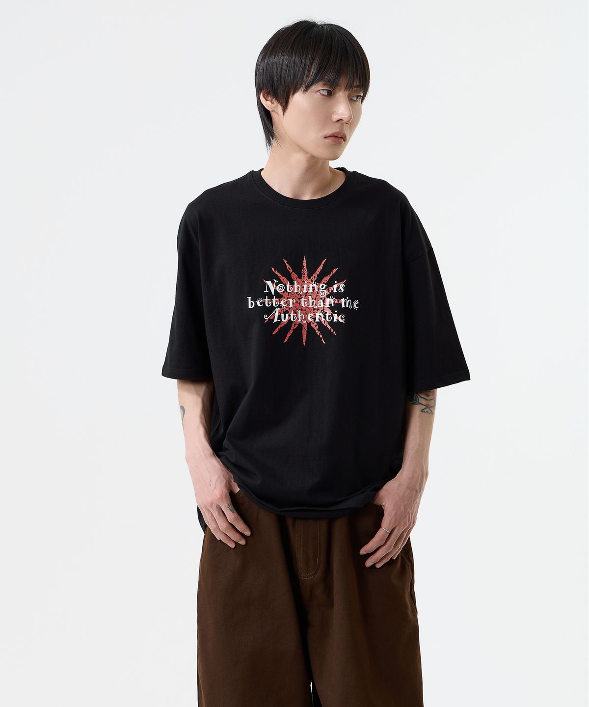 낫띵이즈베럴댄미(NOTHINGISBETTERTHANME) SUN LETTERING TEE_black