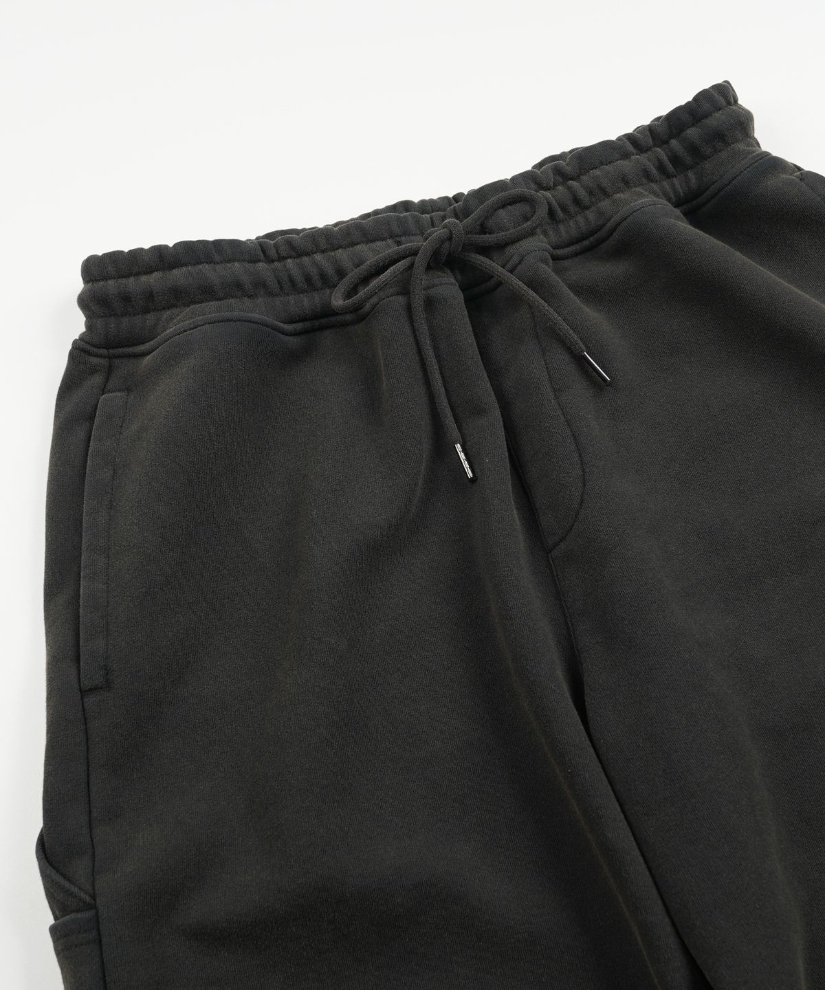 프리즘웍스(FRIZMWORKS) WASHED CARPENTER SWEAT SHORTS _ BLACK BROWN