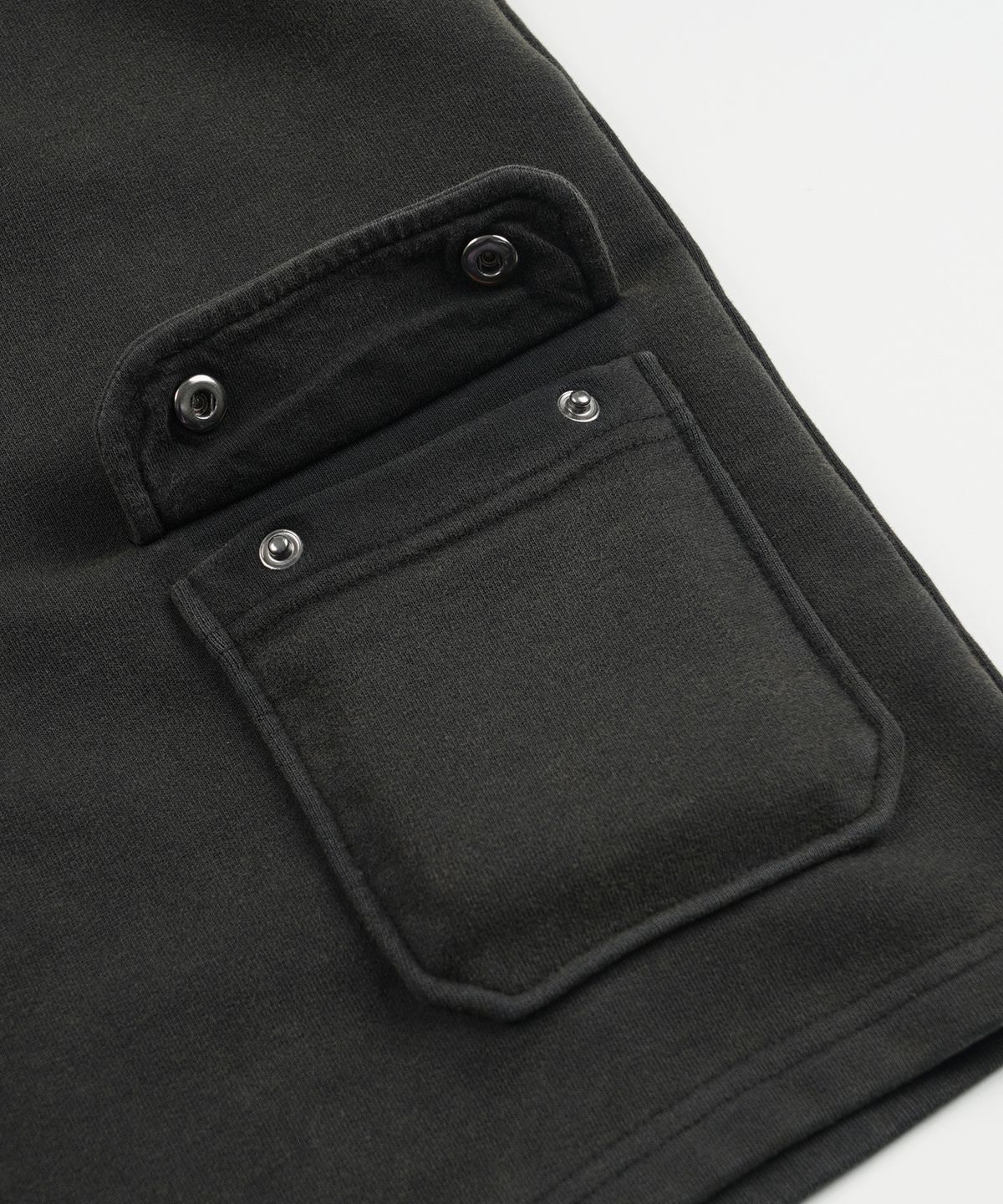 프리즘웍스(FRIZMWORKS) WASHED CARPENTER SWEAT SHORTS _ BLACK BROWN