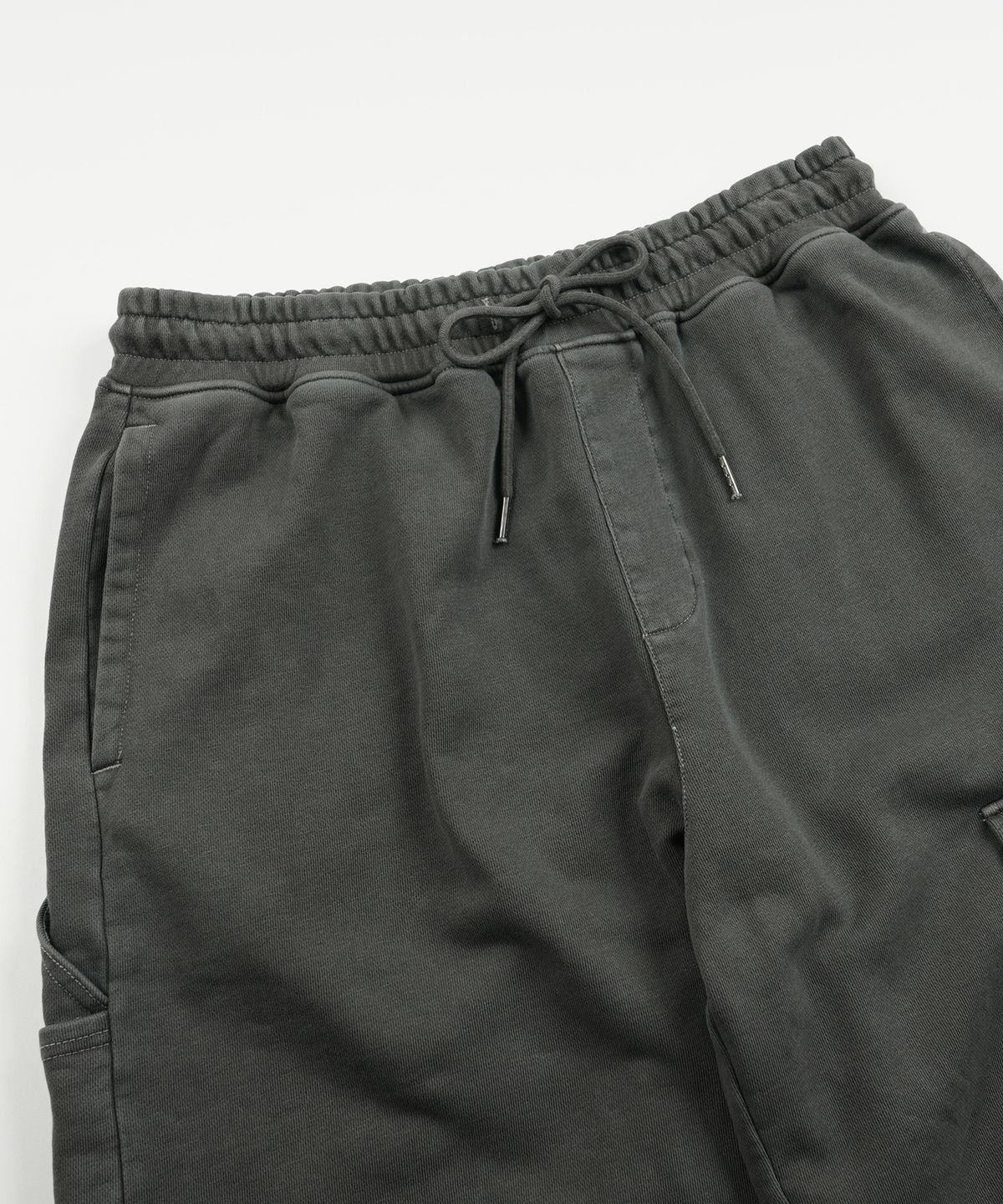 프리즘웍스(FRIZMWORKS) WASHED CARPENTER SWEAT SHORTS _ CHARCOAL