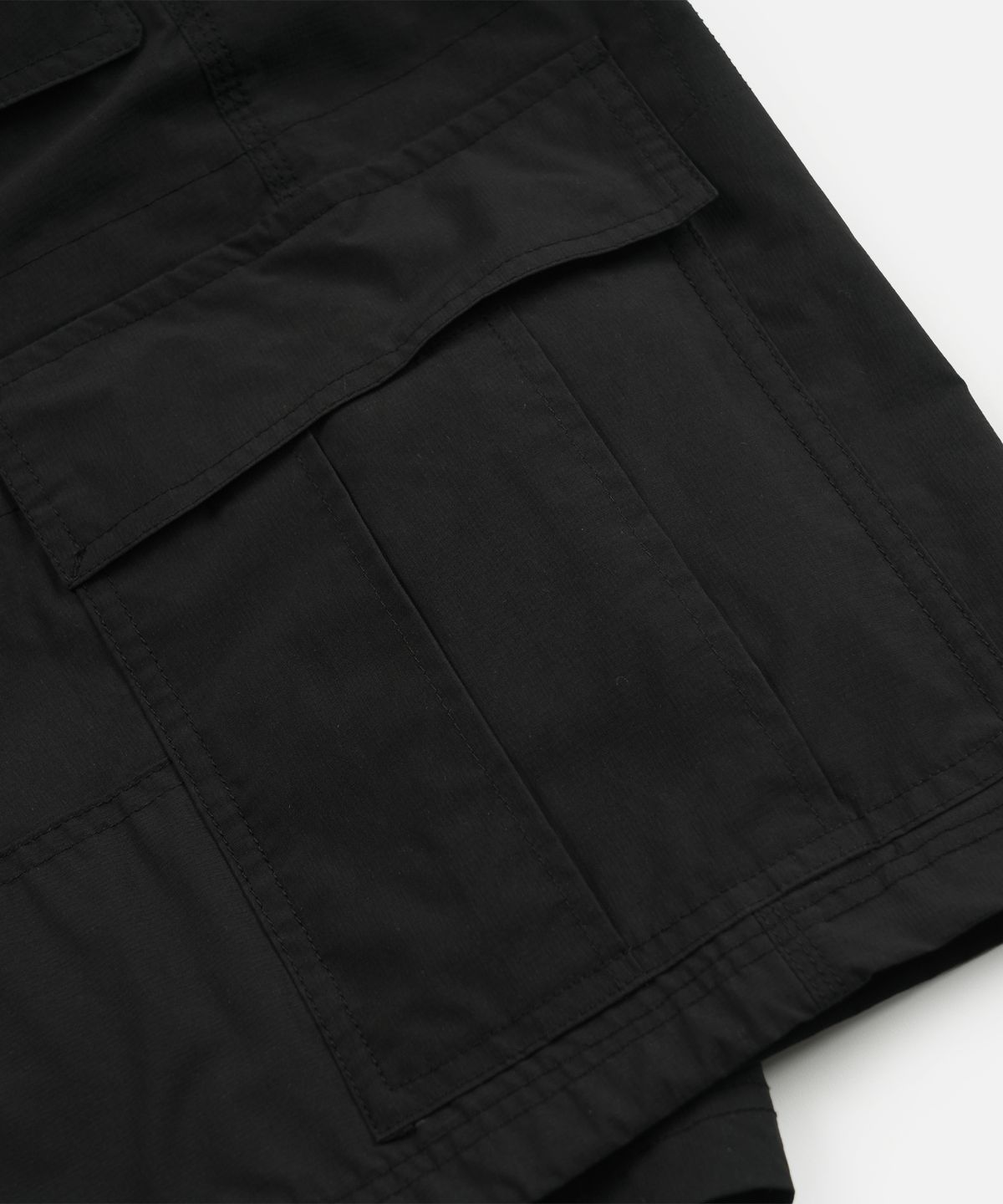 프리즘웍스(FRIZMWORKS) MICRO RIPSTOP ESSENTIAL CARGO SHORTS _ BLACK