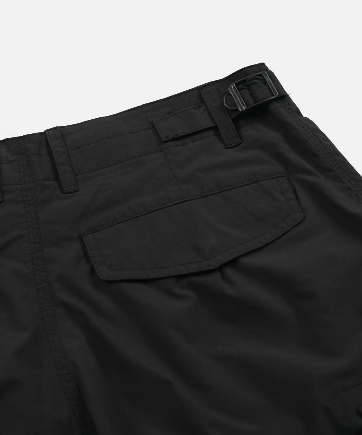프리즘웍스(FRIZMWORKS) MICRO RIPSTOP ESSENTIAL CARGO SHORTS _ BLACK