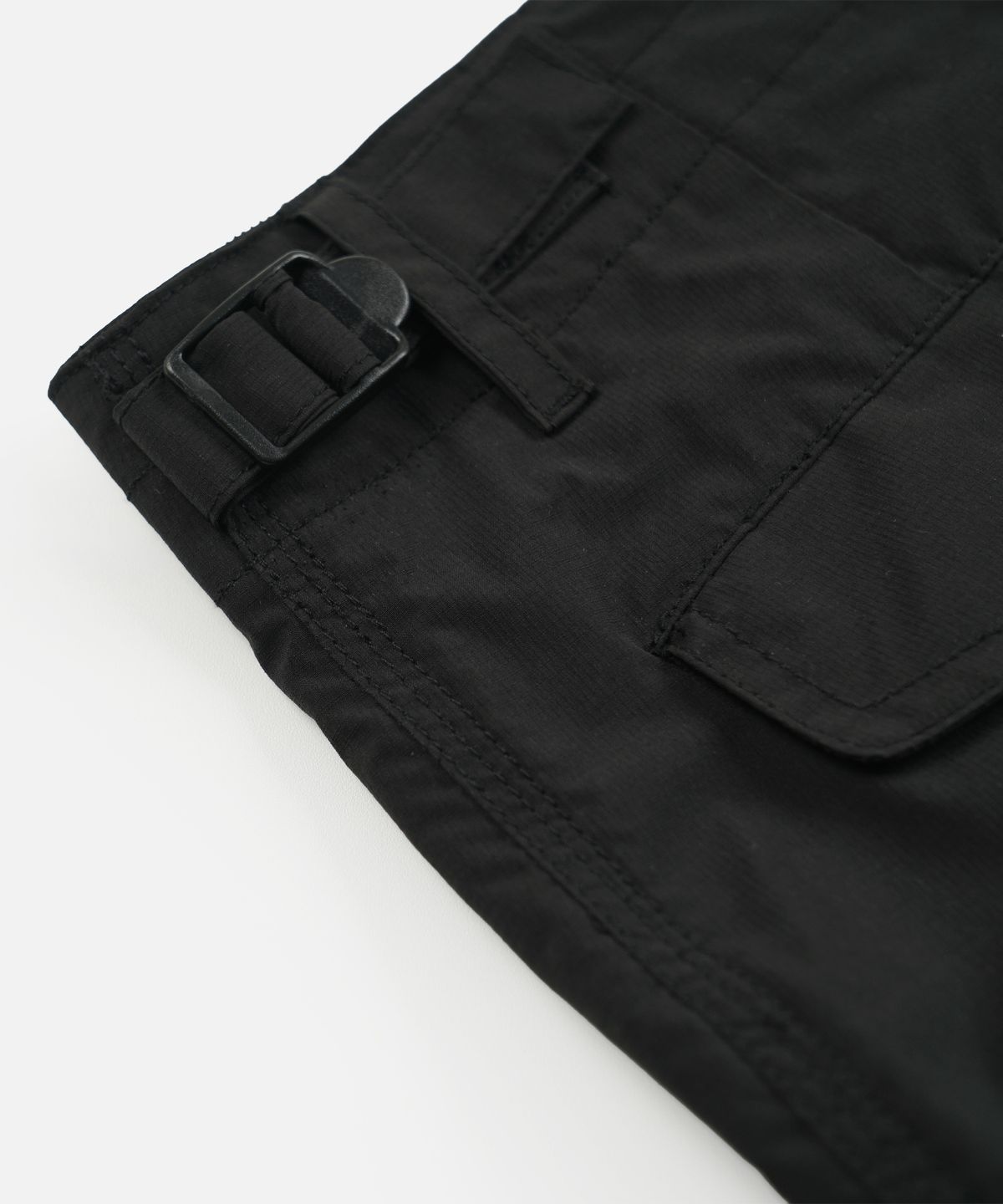 프리즘웍스(FRIZMWORKS) MICRO RIPSTOP ESSENTIAL CARGO SHORTS _ BLACK