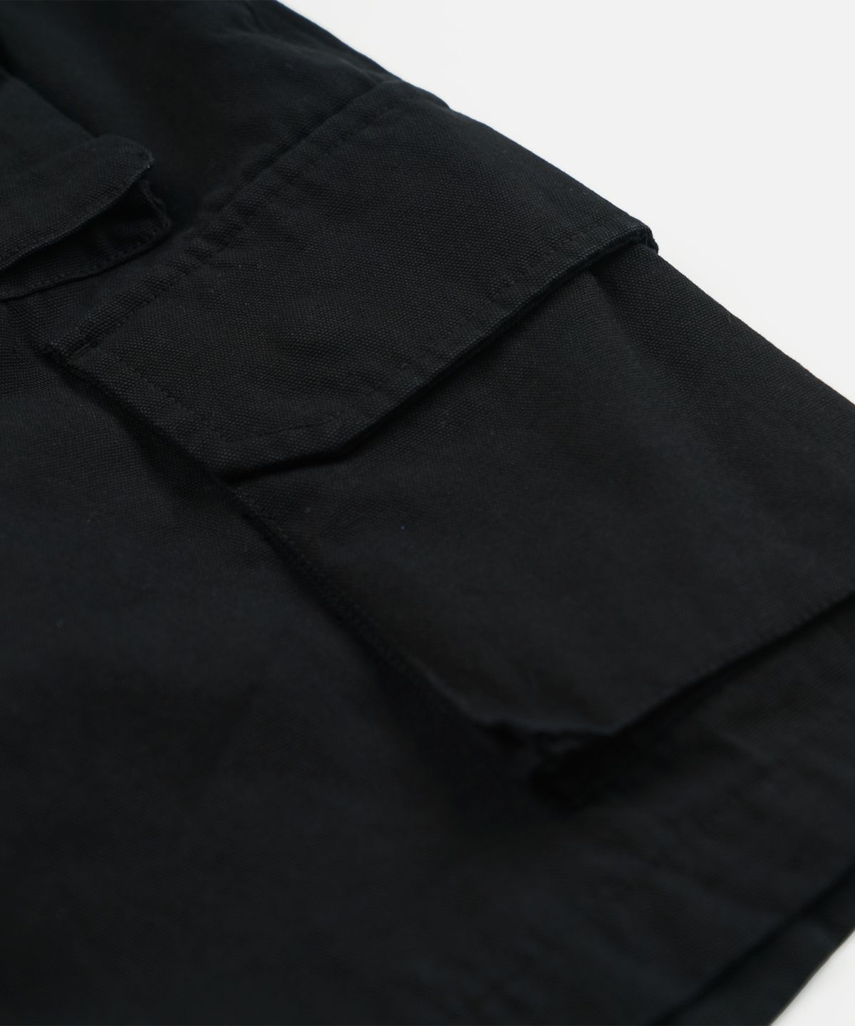 프리즘웍스(FRIZMWORKS) CANVAS MULTI POCKET SHORTS _ BLACK