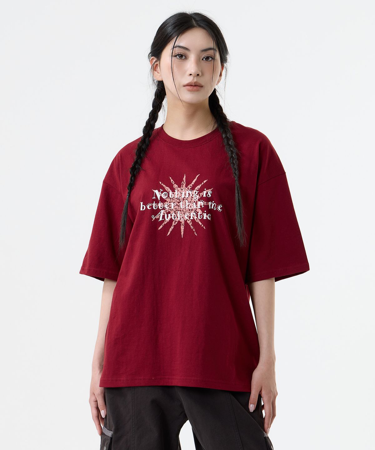 낫띵이즈베럴댄미(NOTHINGISBETTERTHANME) SUN LETTERING TEE_burgundy