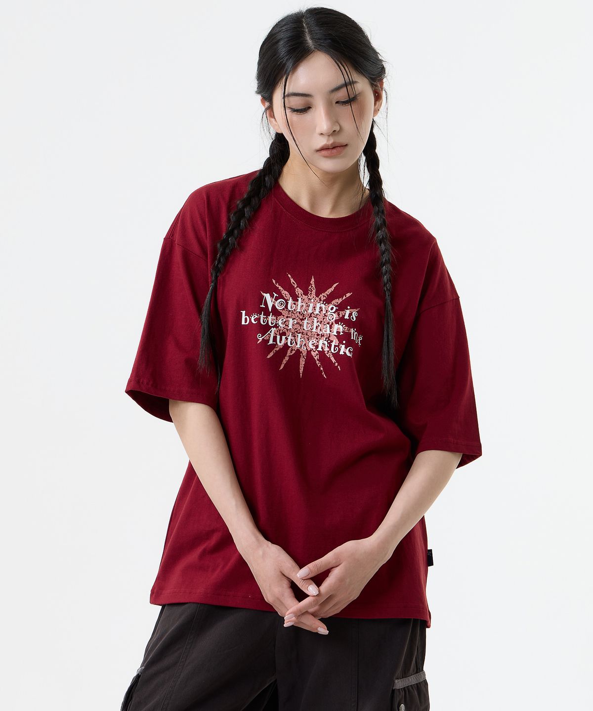 낫띵이즈베럴댄미(NOTHINGISBETTERTHANME) SUN LETTERING TEE_burgundy
