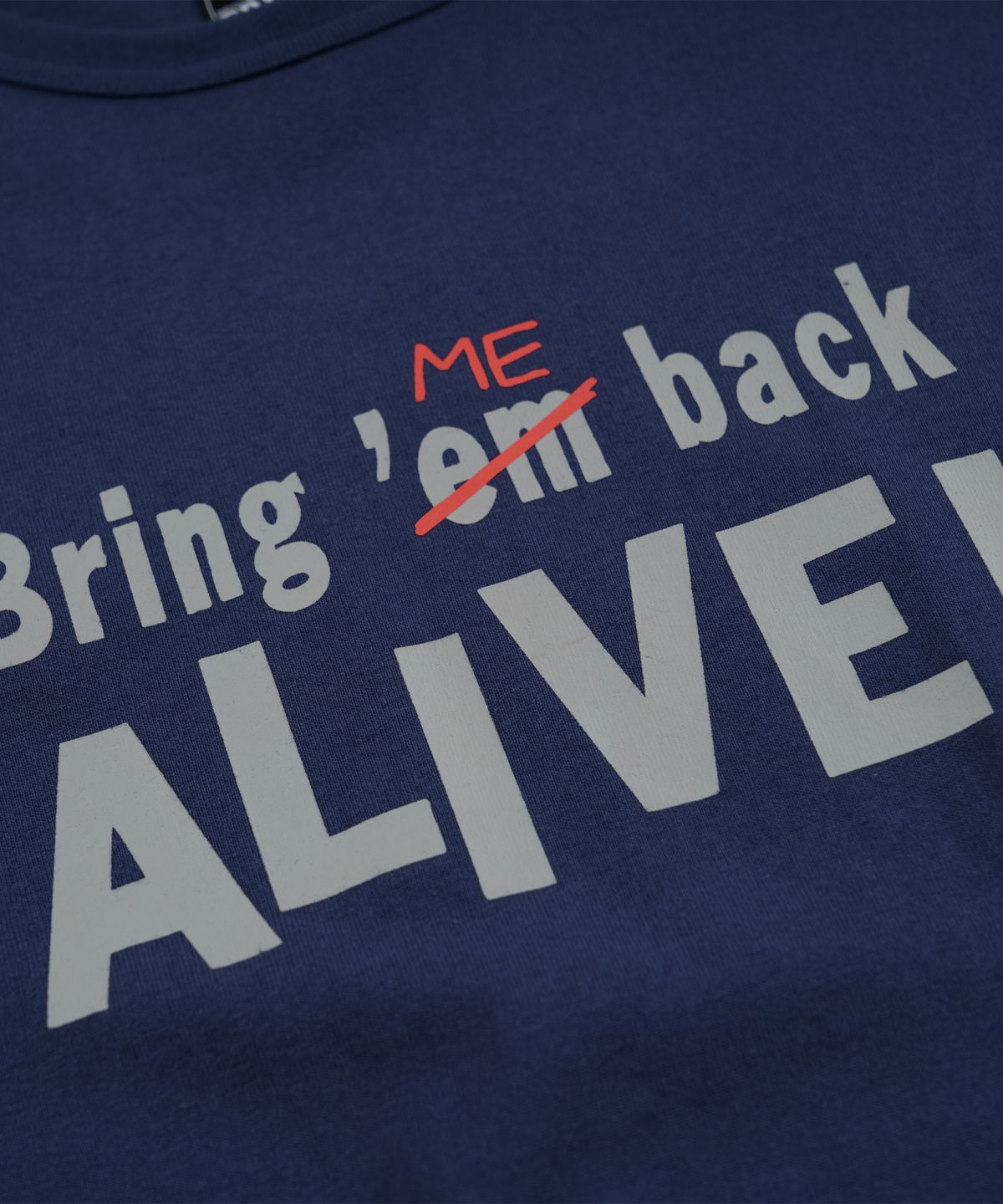 프리즘웍스(FRIZMWORKS) BRING ME BACK ALIVE HALF TEE _ NAVY