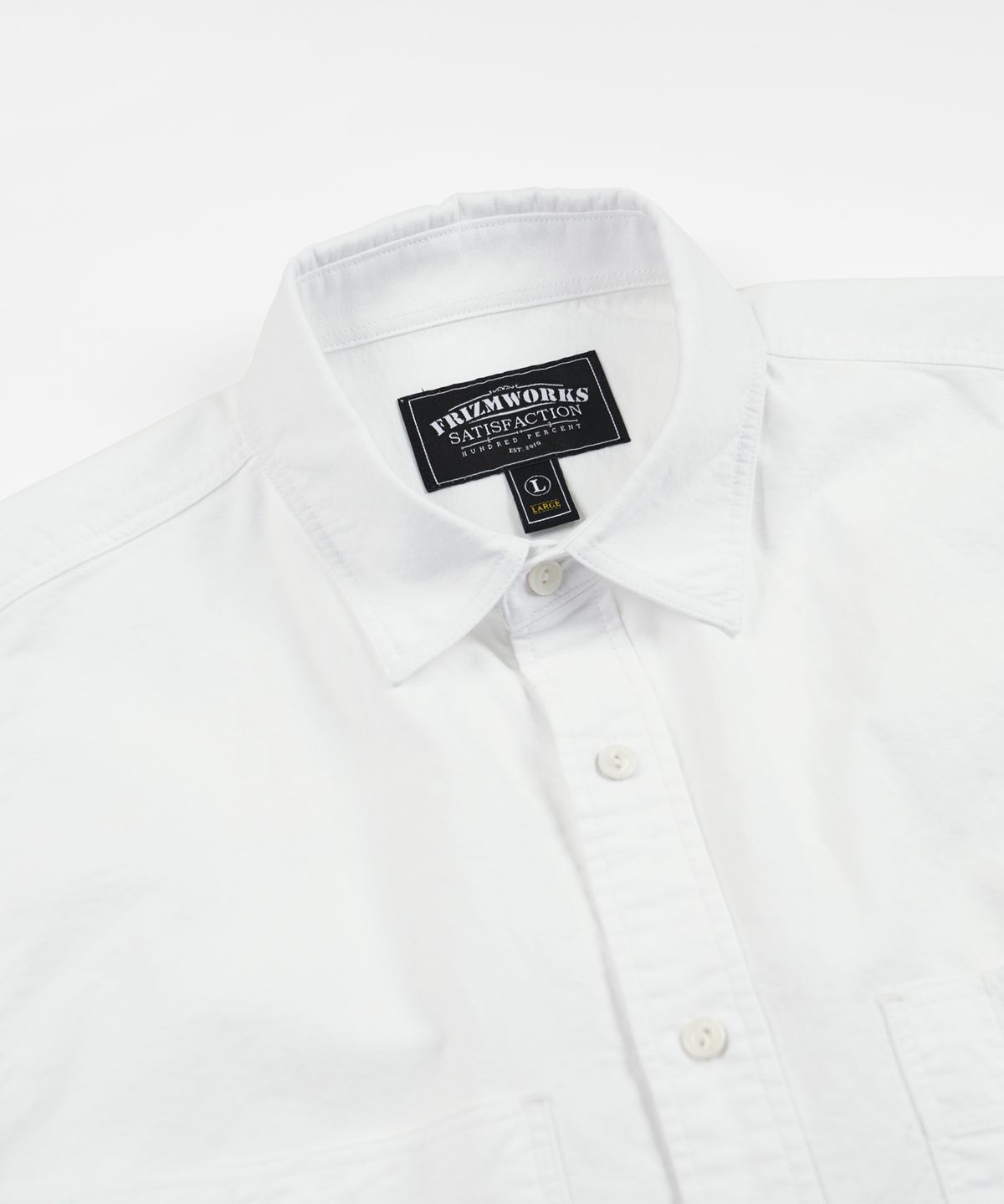 프리즘웍스(FRIZMWORKS) CHAMBRAY BIG POCKET HALF SHIRT _ WHITE