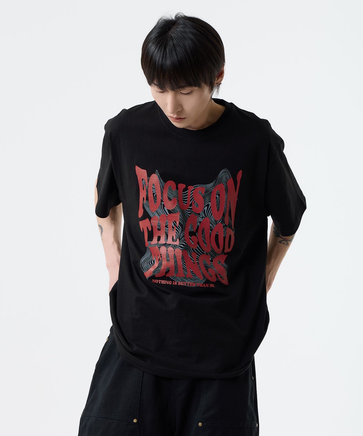 낫띵이즈베럴댄미(NOTHINGISBETTERTHANME) GEOMETRY LETTERING TEE_black