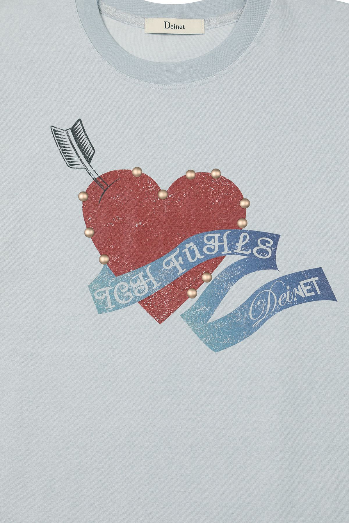 다이닛(DEINET) STUD HEART T-SHIRT IN ICE BLUE