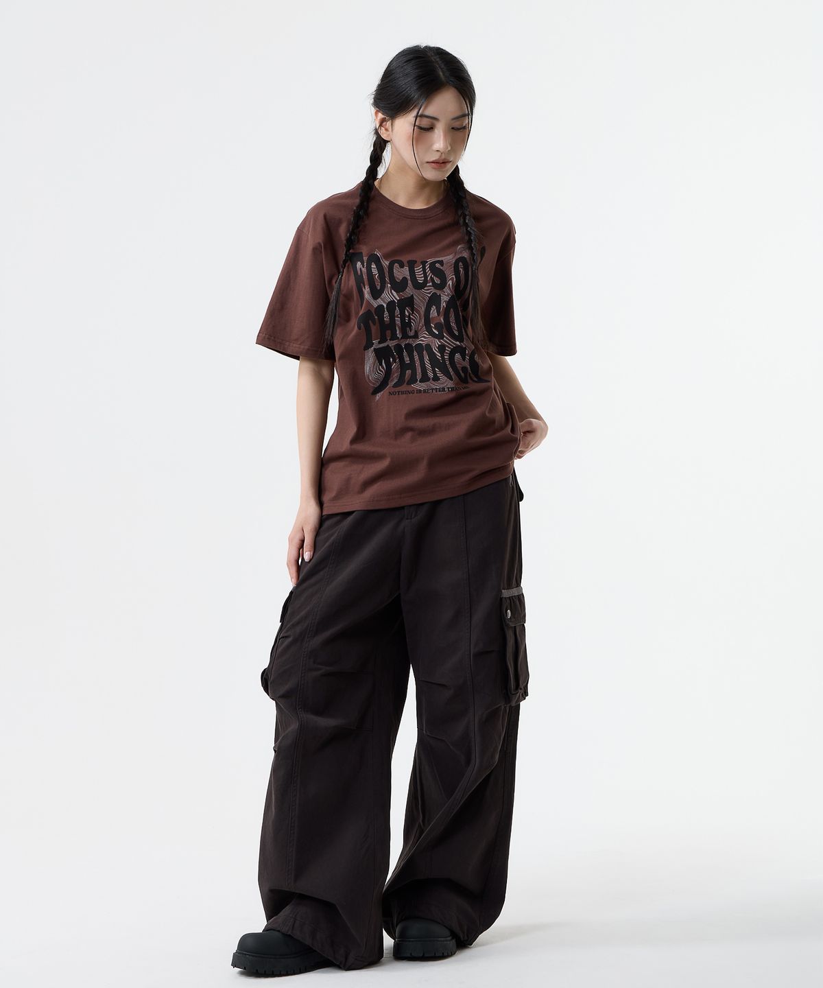 낫띵이즈베럴댄미(NOTHINGISBETTERTHANME) GEOMETRY LETTERING TEE_brown