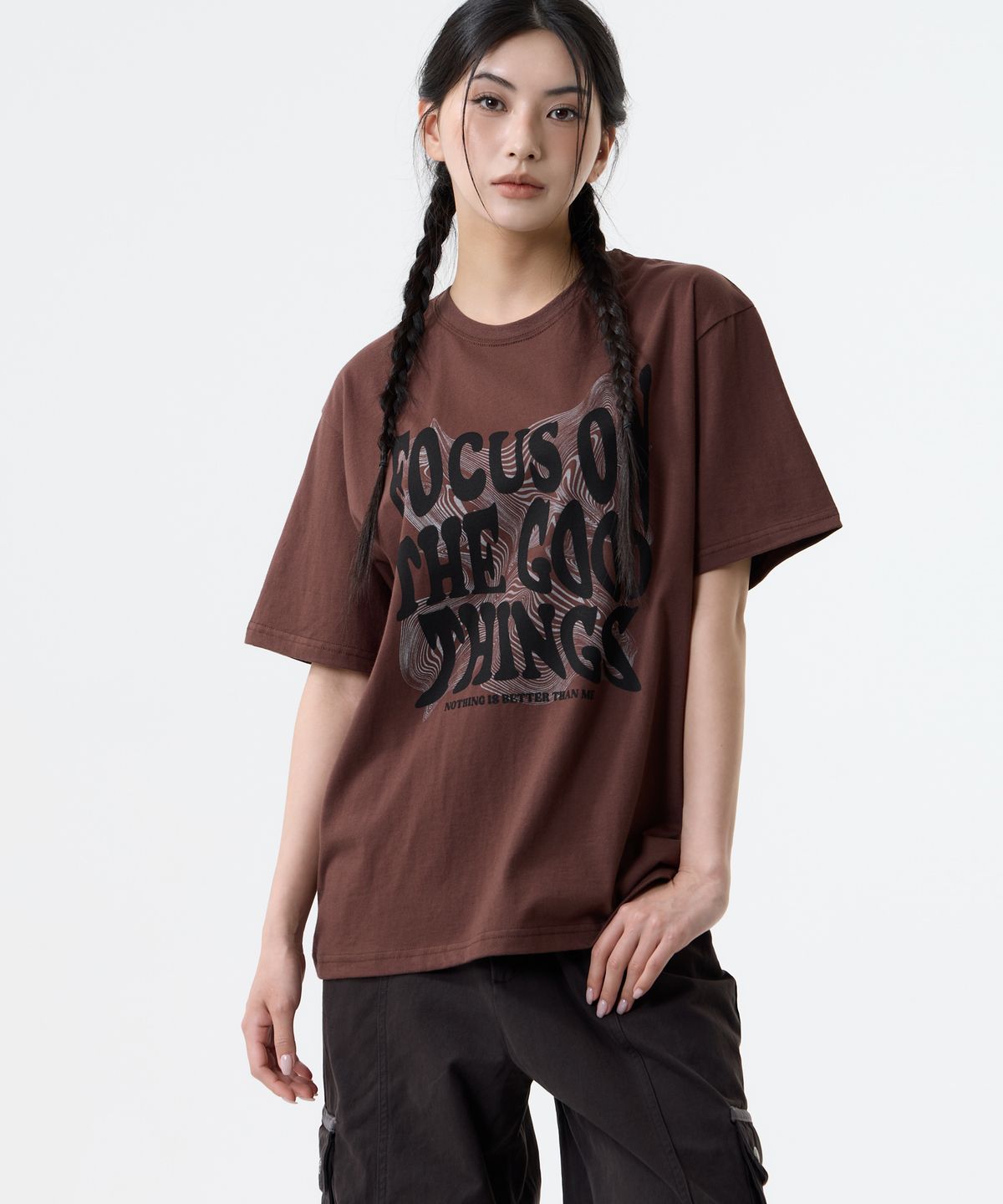 낫띵이즈베럴댄미(NOTHINGISBETTERTHANME) GEOMETRY LETTERING TEE_brown