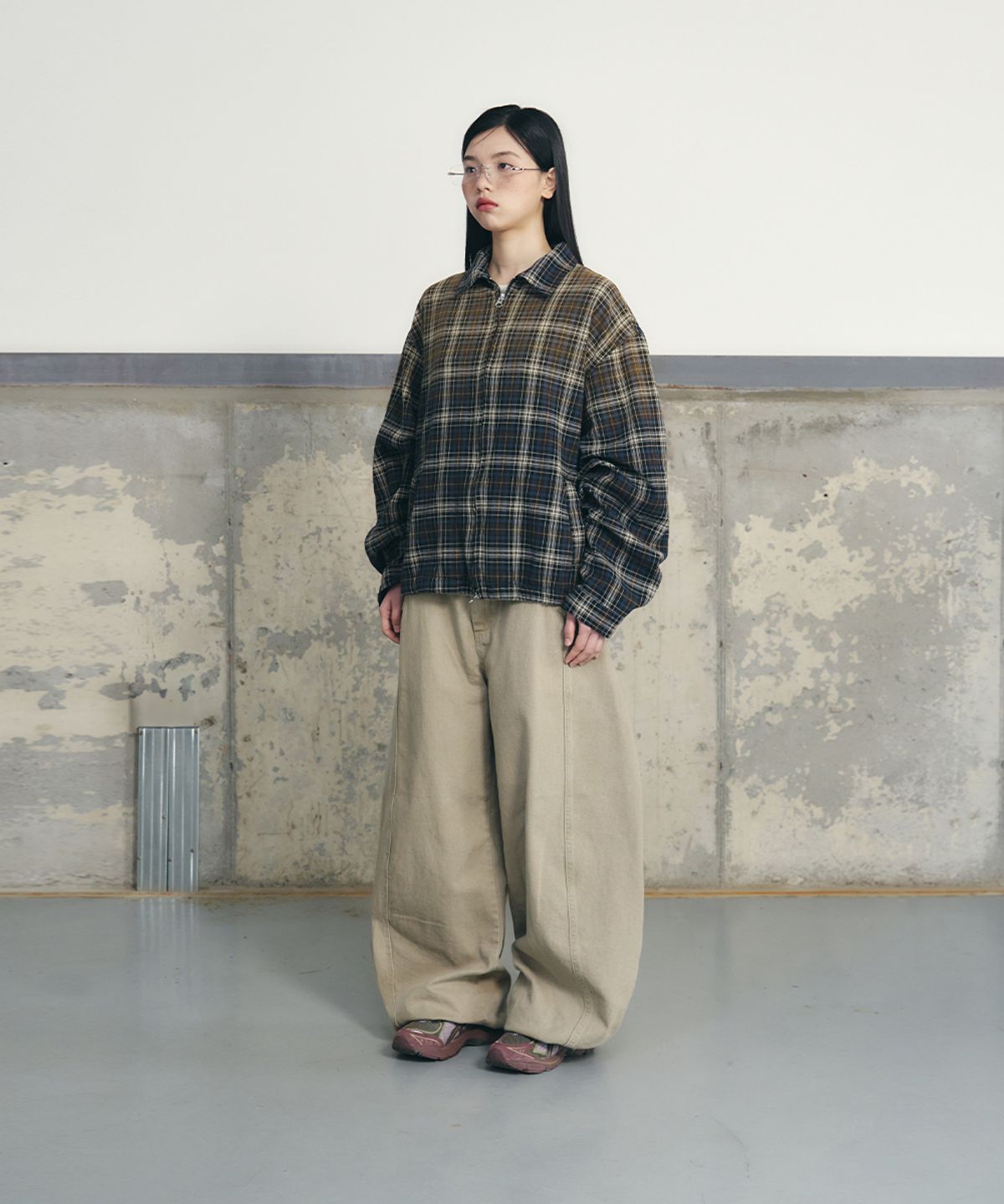 언유즈랩(UNUSEDLAB) 그라데이션 체크 자켓 [네이비]